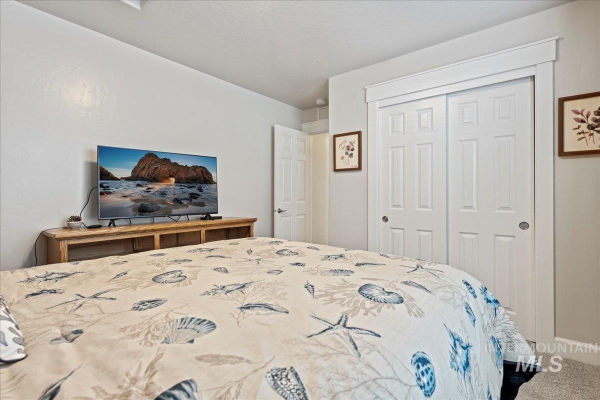 2126 W Pine Creek Drive, Nampa, Idaho 83686, 4 Bedrooms, 2 Bathrooms, Residential For Sale, Price $469,900, 98975849