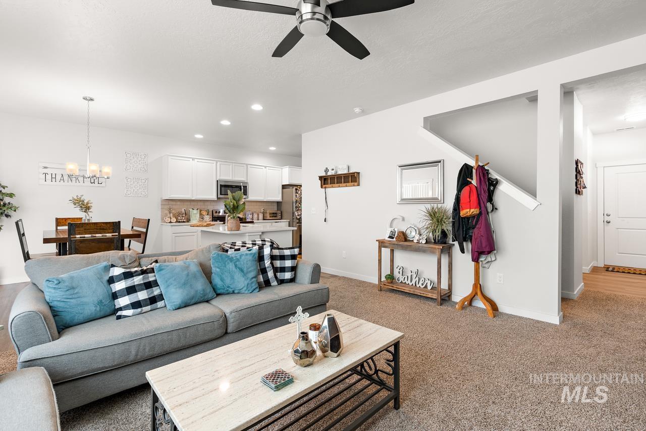 3945 W Peak Cloud Dr., Meridian, Idaho 83642, 3 Bedrooms, 2.5 Bathrooms, Residential For Sale, Price $439,900, 98975851