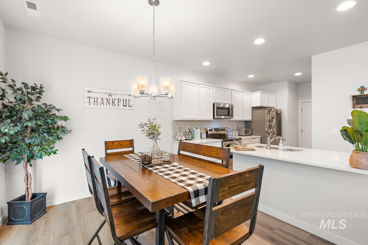 3945 W Peak Cloud Dr., Meridian, Idaho 83642, 3 Bedrooms, 2.5 Bathrooms, Residential For Sale, Price $439,900, 98975851