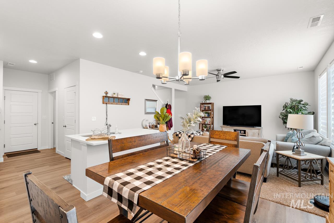 3945 W Peak Cloud Dr., Meridian, Idaho 83642, 3 Bedrooms, 2.5 Bathrooms, Residential For Sale, Price $439,900, 98975851