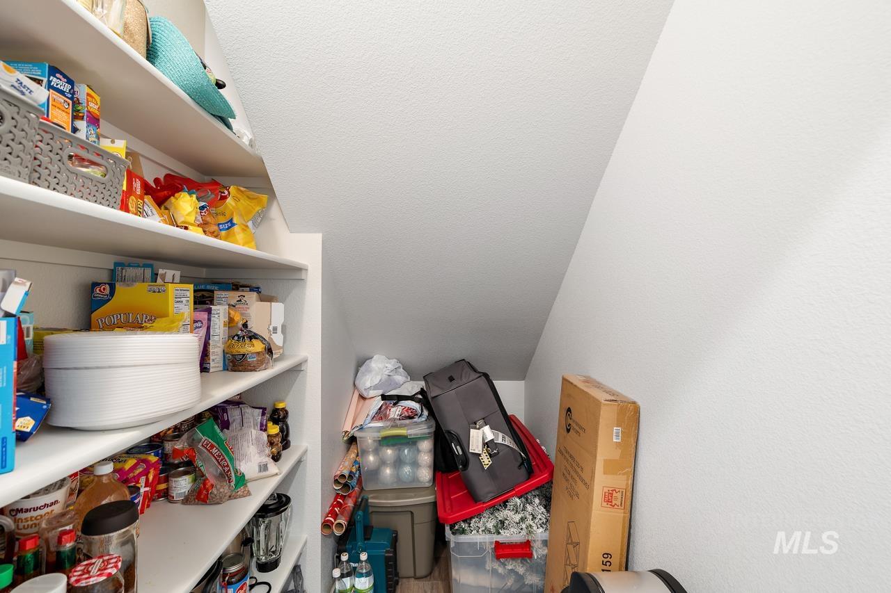 3945 W Peak Cloud Dr., Meridian, Idaho 83642, 3 Bedrooms, 2.5 Bathrooms, Residential For Sale, Price $439,900, 98975851