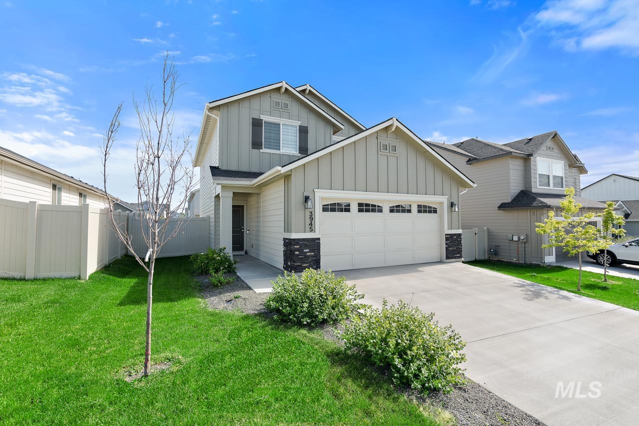 3945 W Peak Cloud Dr., Meridian, Idaho 83642, 3 Bedrooms, 2.5 Bathrooms, Residential For Sale, Price $439,900, 98975851