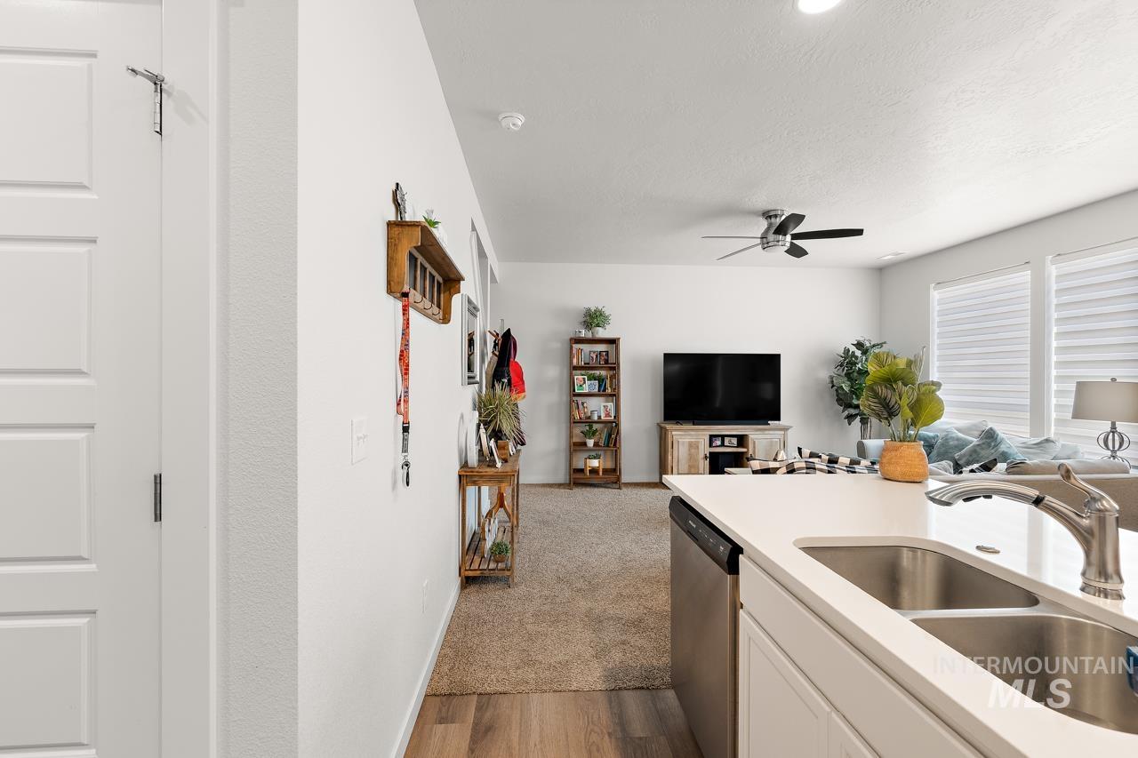 3945 W Peak Cloud Dr., Meridian, Idaho 83642, 3 Bedrooms, 2.5 Bathrooms, Residential For Sale, Price $439,900, 98975851