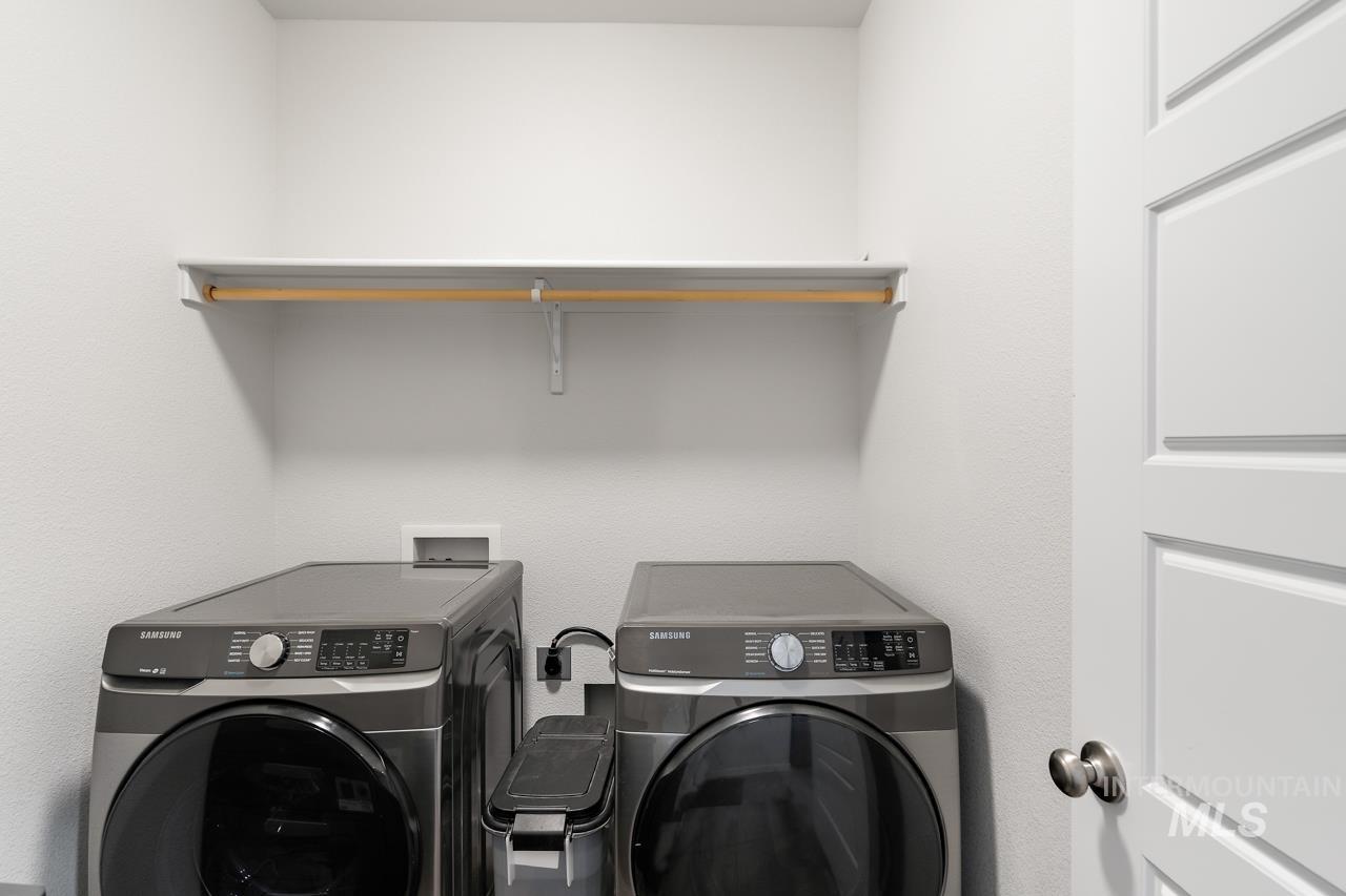 3945 W Peak Cloud Dr., Meridian, Idaho 83642, 3 Bedrooms, 2.5 Bathrooms, Residential For Sale, Price $439,900, 98975851