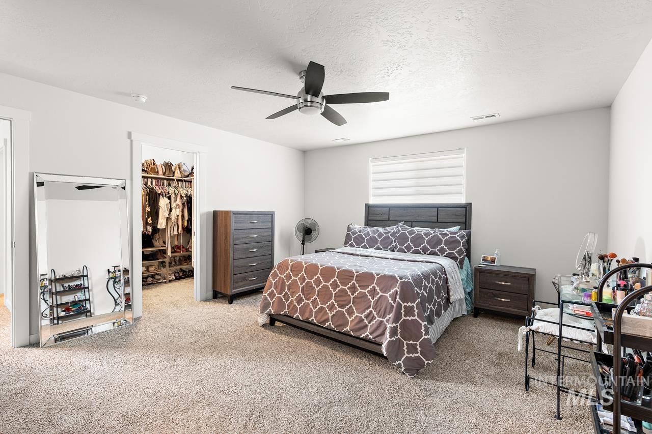 3945 W Peak Cloud Dr., Meridian, Idaho 83642, 3 Bedrooms, 2.5 Bathrooms, Residential For Sale, Price $439,900, 98975851