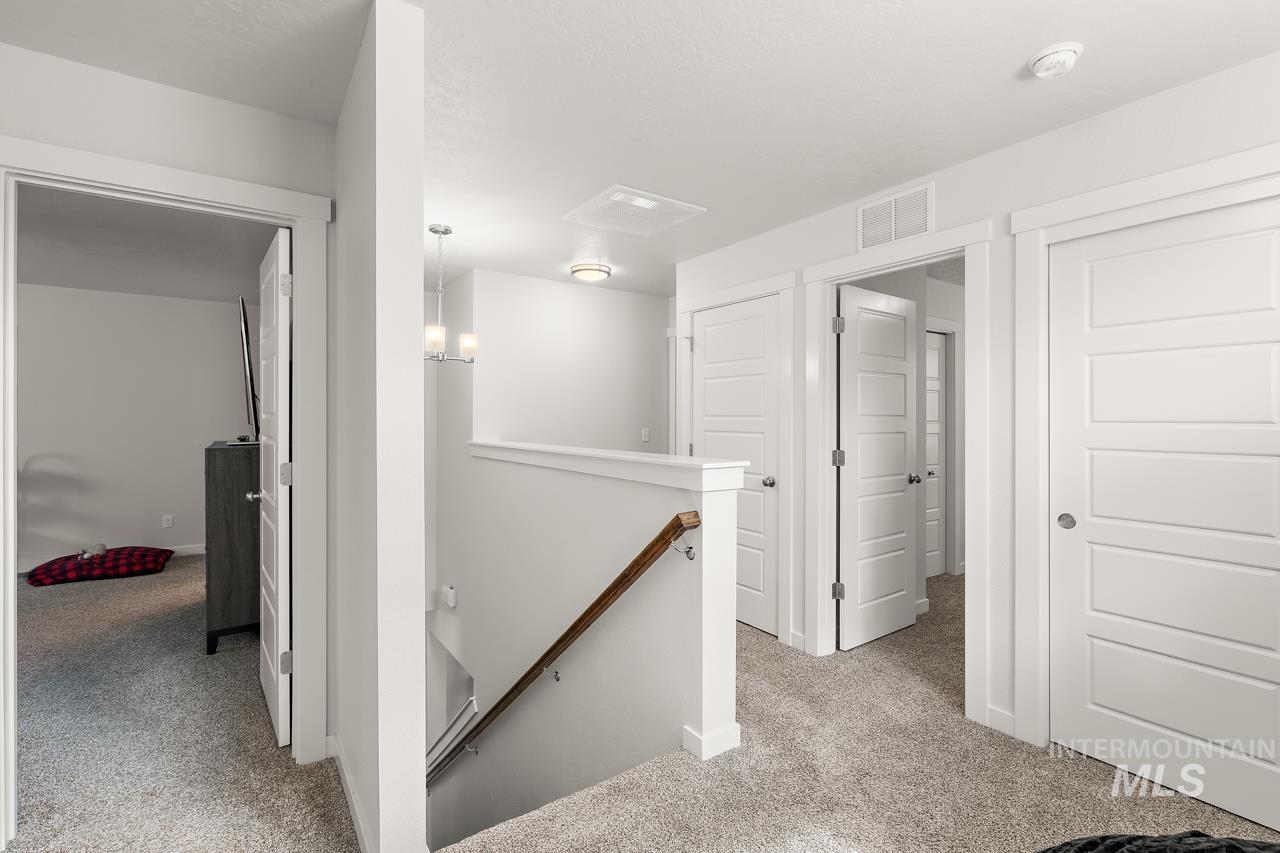 3945 W Peak Cloud Dr., Meridian, Idaho 83642, 3 Bedrooms, 2.5 Bathrooms, Residential For Sale, Price $439,900, 98975851