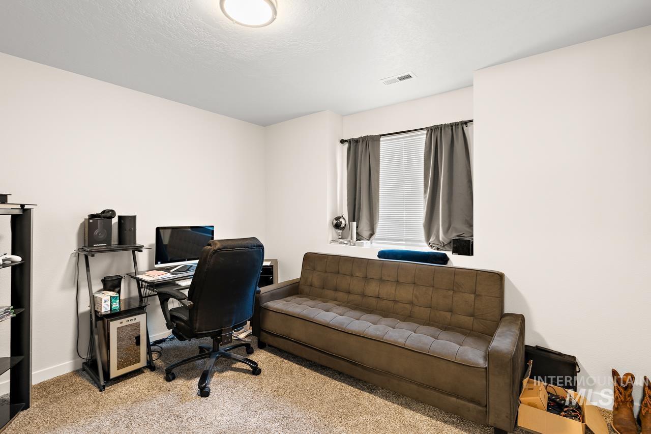 3945 W Peak Cloud Dr., Meridian, Idaho 83642, 3 Bedrooms, 2.5 Bathrooms, Residential For Sale, Price $439,900, 98975851