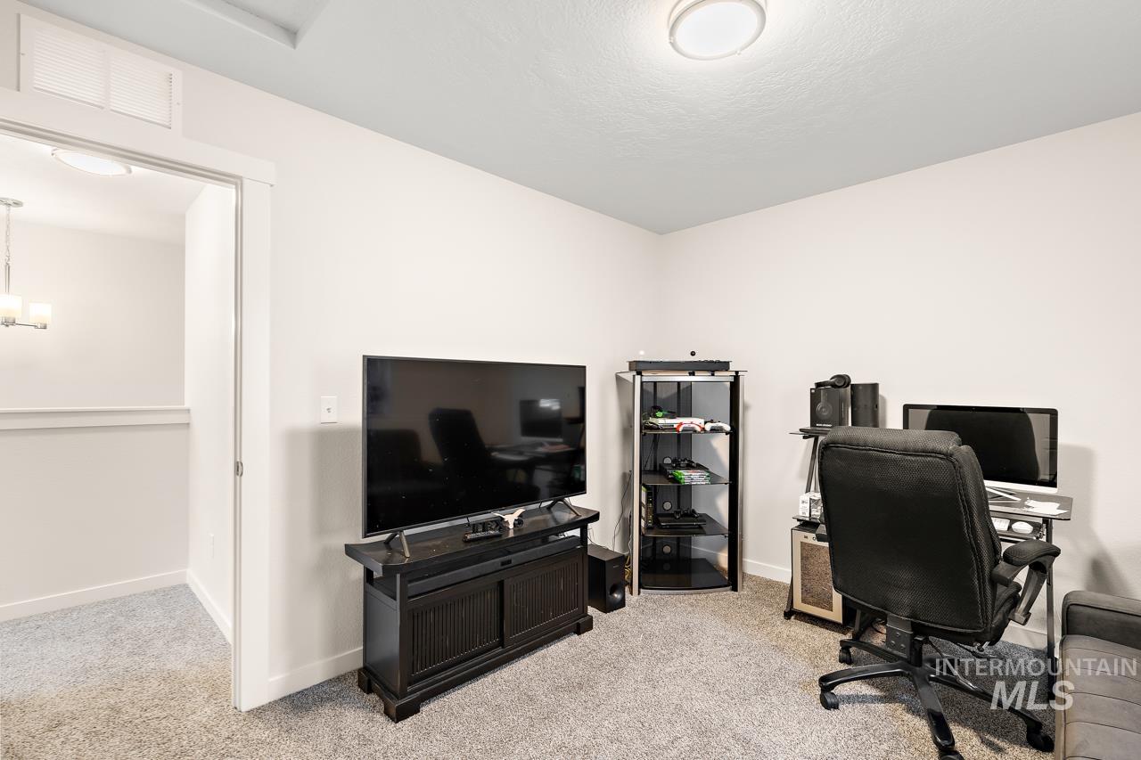 3945 W Peak Cloud Dr., Meridian, Idaho 83642, 3 Bedrooms, 2.5 Bathrooms, Residential For Sale, Price $439,900, 98975851