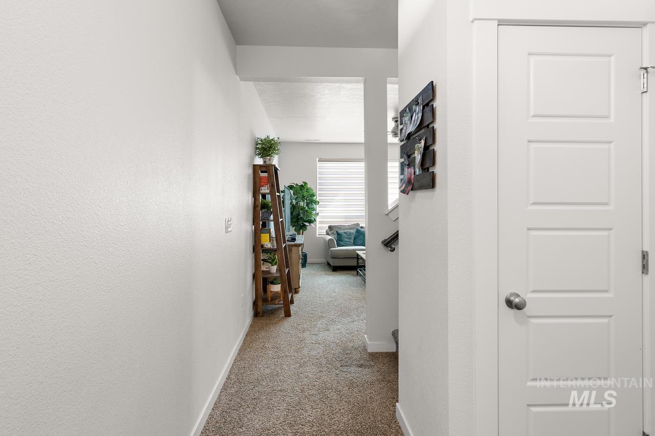 3945 W Peak Cloud Dr., Meridian, Idaho 83642, 3 Bedrooms, 2.5 Bathrooms, Residential For Sale, Price $439,900, 98975851