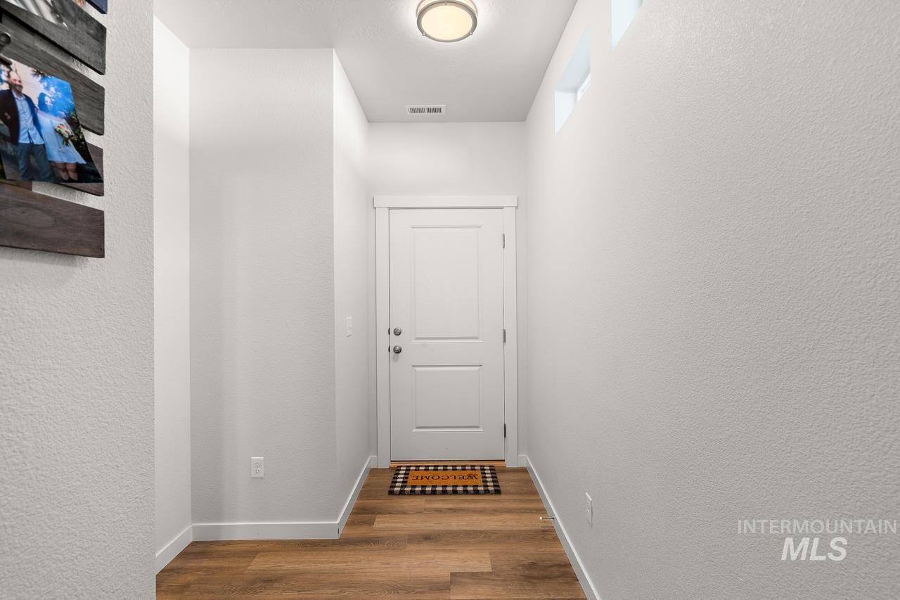 3945 W Peak Cloud Dr., Meridian, Idaho 83642, 3 Bedrooms, 2.5 Bathrooms, Residential For Sale, Price $439,900, 98975851