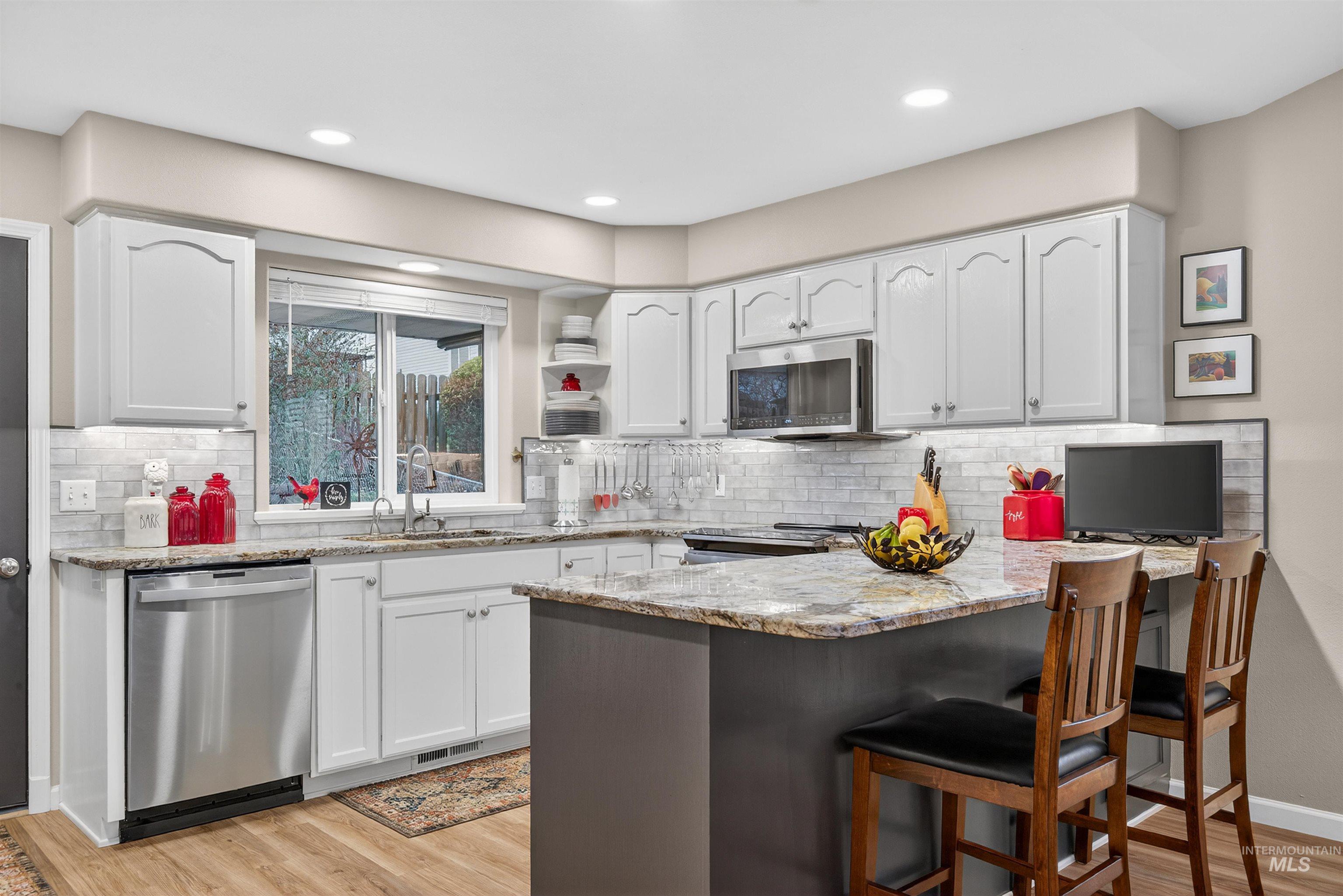 930 Cypress Court, Lewiston, Idaho 83501, 2 Bedrooms, 1.5 Bathrooms, Residential For Sale, Price $389,000, 98975856