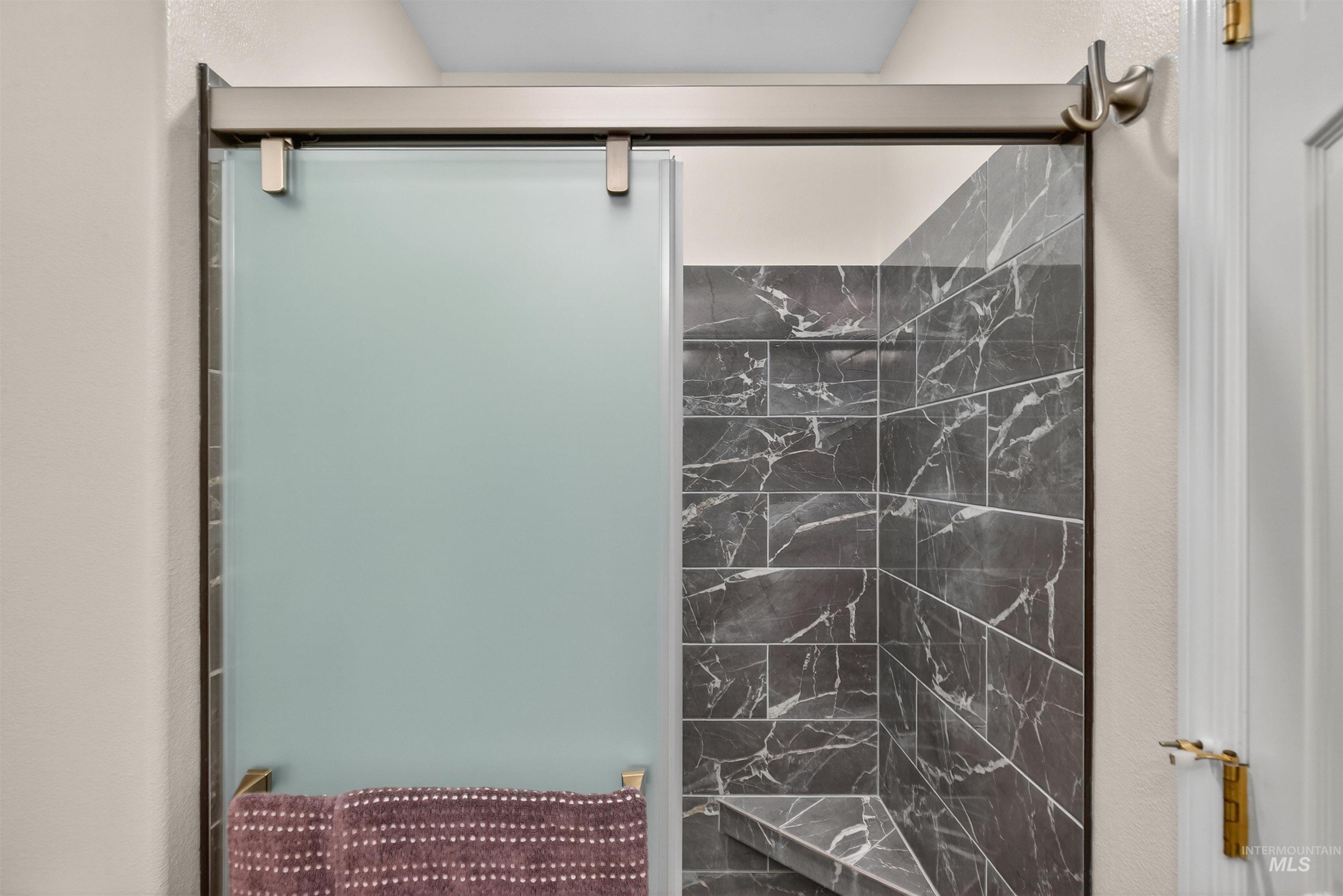 930 Cypress Court, Lewiston, Idaho 83501, 2 Bedrooms, 1.5 Bathrooms, Residential For Sale, Price $389,000, 98975856