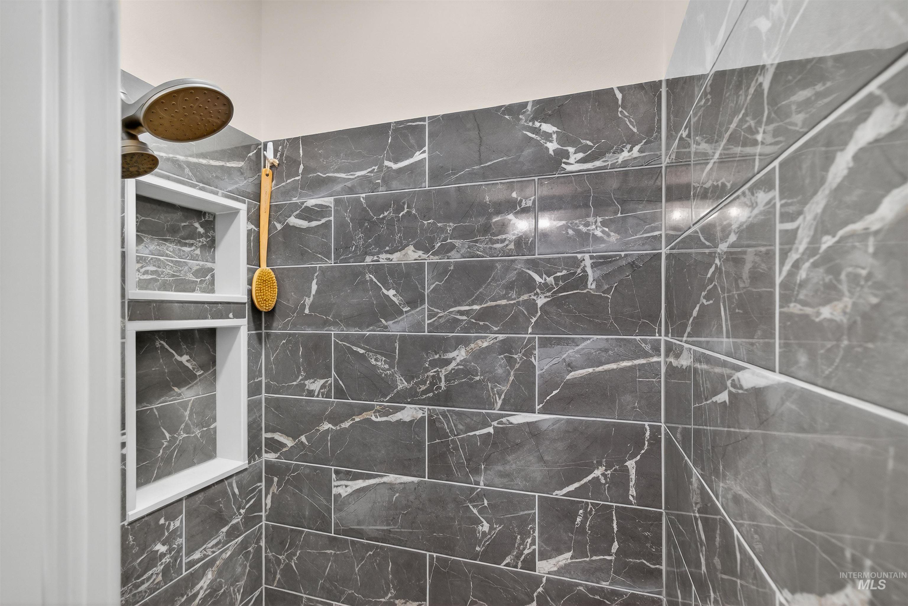 930 Cypress Court, Lewiston, Idaho 83501, 2 Bedrooms, 1.5 Bathrooms, Residential For Sale, Price $389,000, 98975856