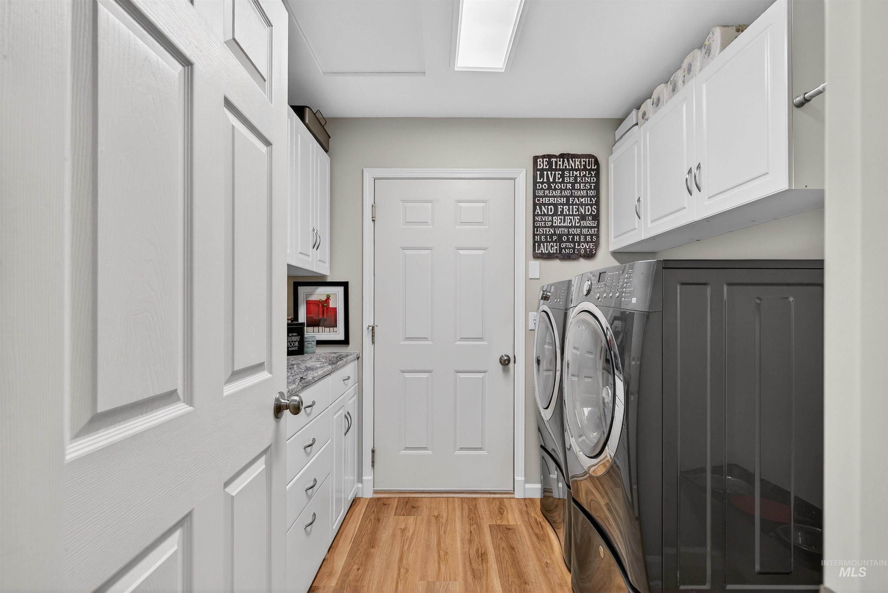 930 Cypress Court, Lewiston, Idaho 83501, 2 Bedrooms, 1.5 Bathrooms, Residential For Sale, Price $389,000, 98975856