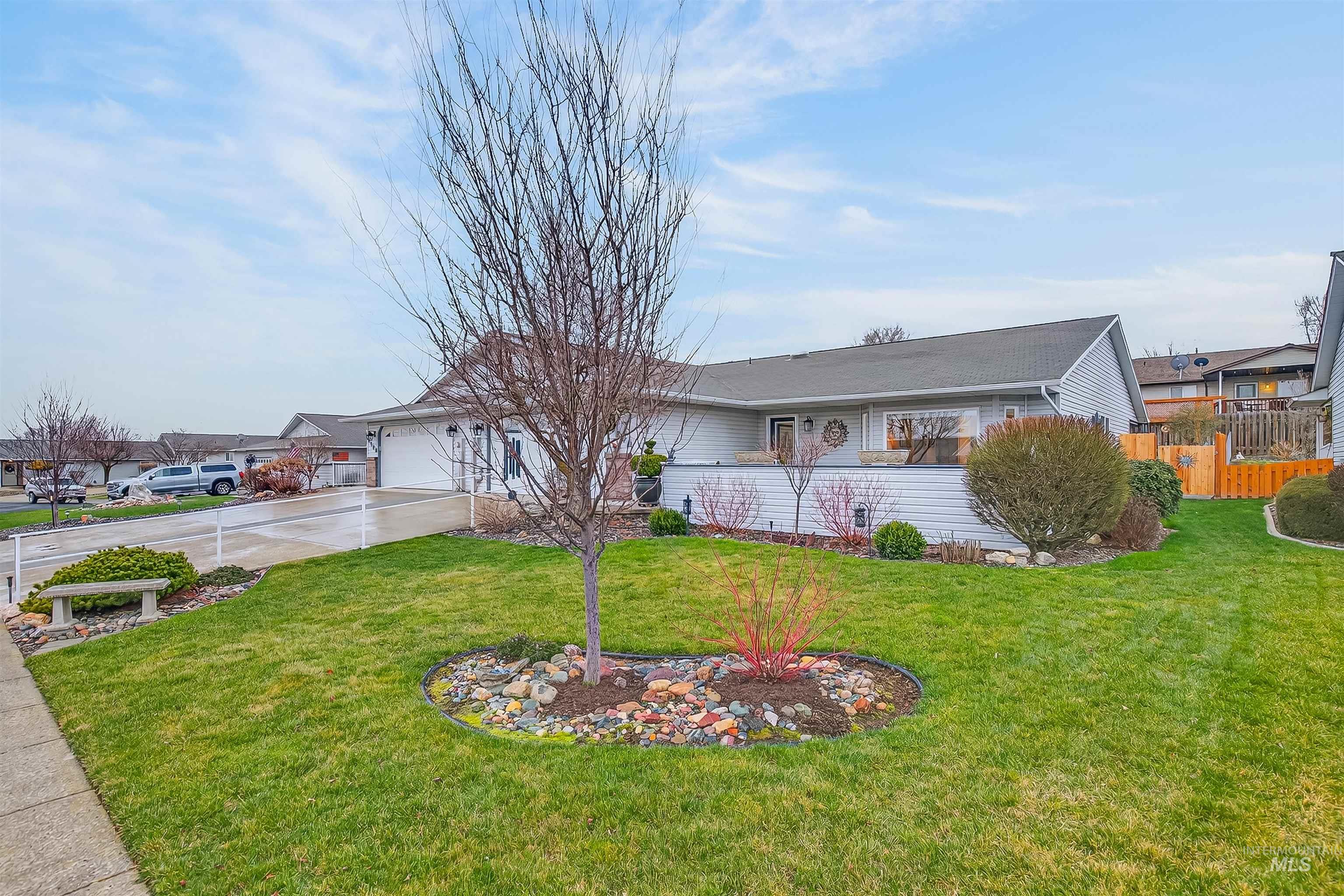 930 Cypress Court, Lewiston, Idaho 83501, 2 Bedrooms, 1.5 Bathrooms, Residential For Sale, Price $389,000, 98975856