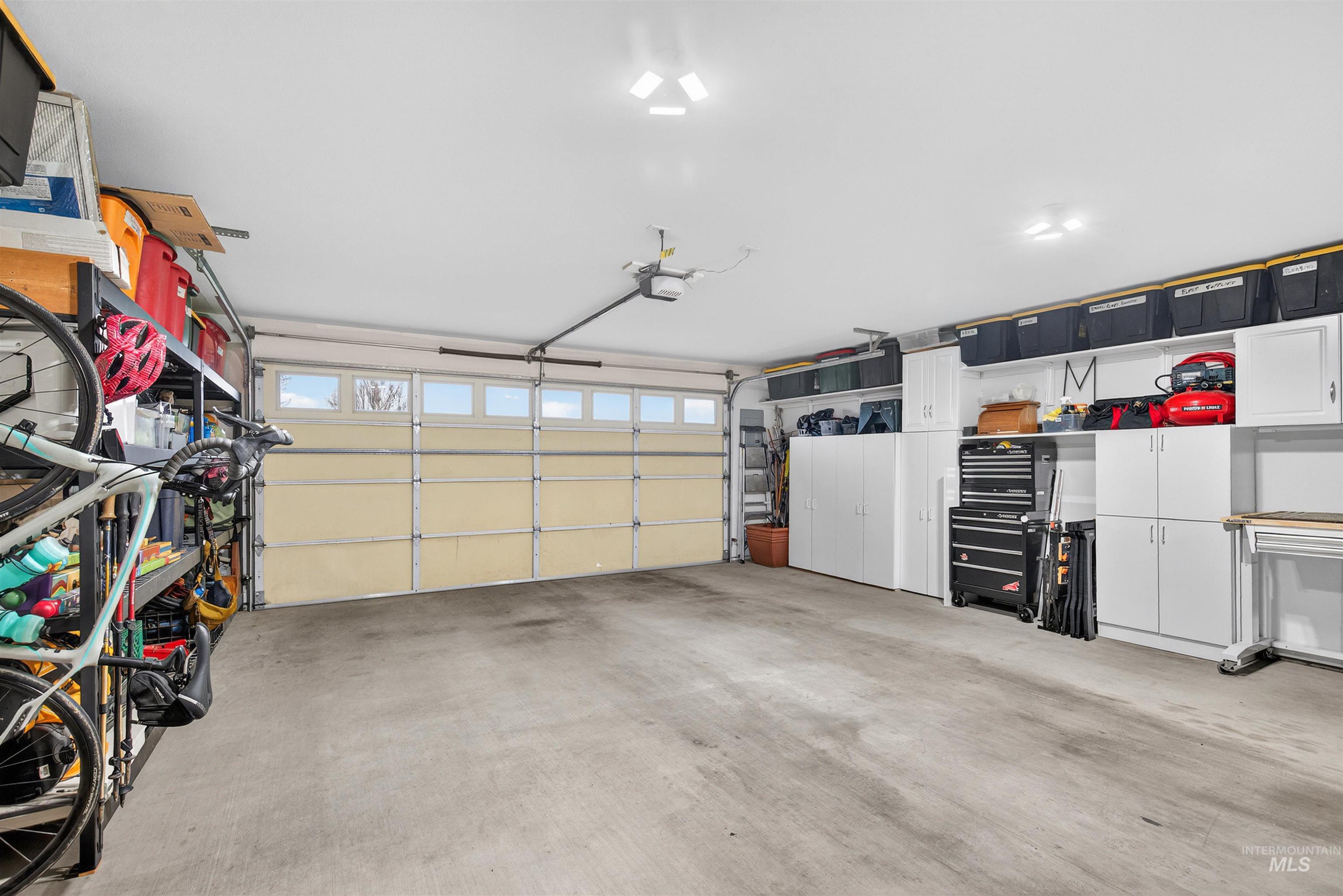 930 Cypress Court, Lewiston, Idaho 83501, 2 Bedrooms, 1.5 Bathrooms, Residential For Sale, Price $389,000, 98975856