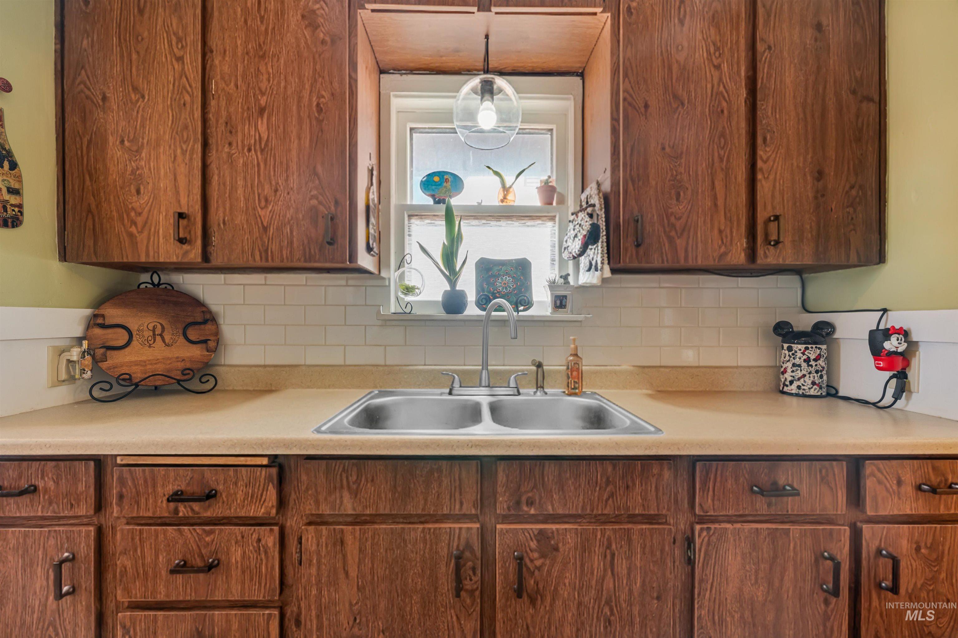 857 Elm Street, Twin Falls, Idaho 83301, 3 Bedrooms, 1 Bathroom, Residential For Sale, Price $282,500, 98975857