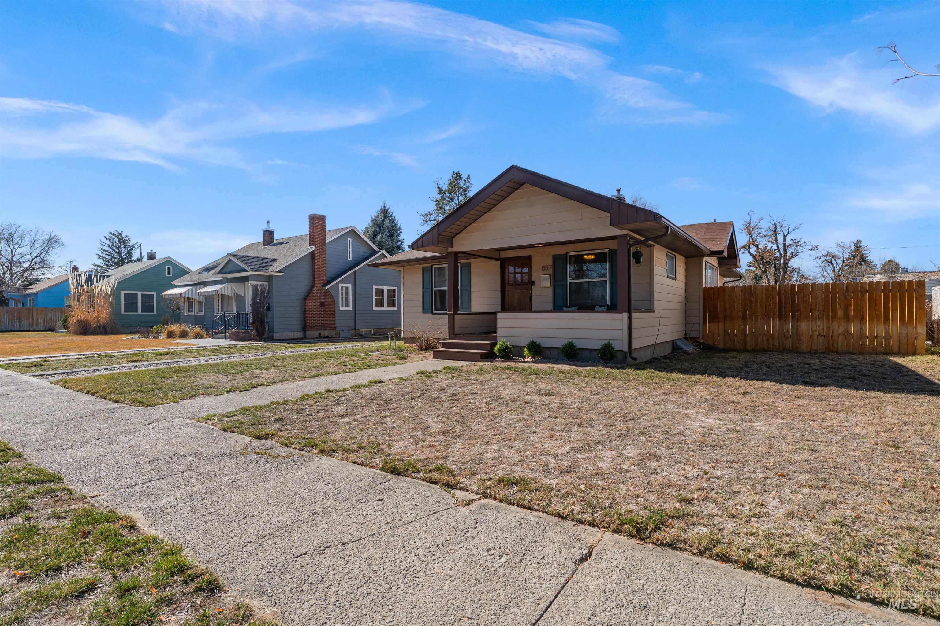 857 Elm Street, Twin Falls, Idaho 83301, 3 Bedrooms, 1 Bathroom, Residential For Sale, Price $282,500, 98975857