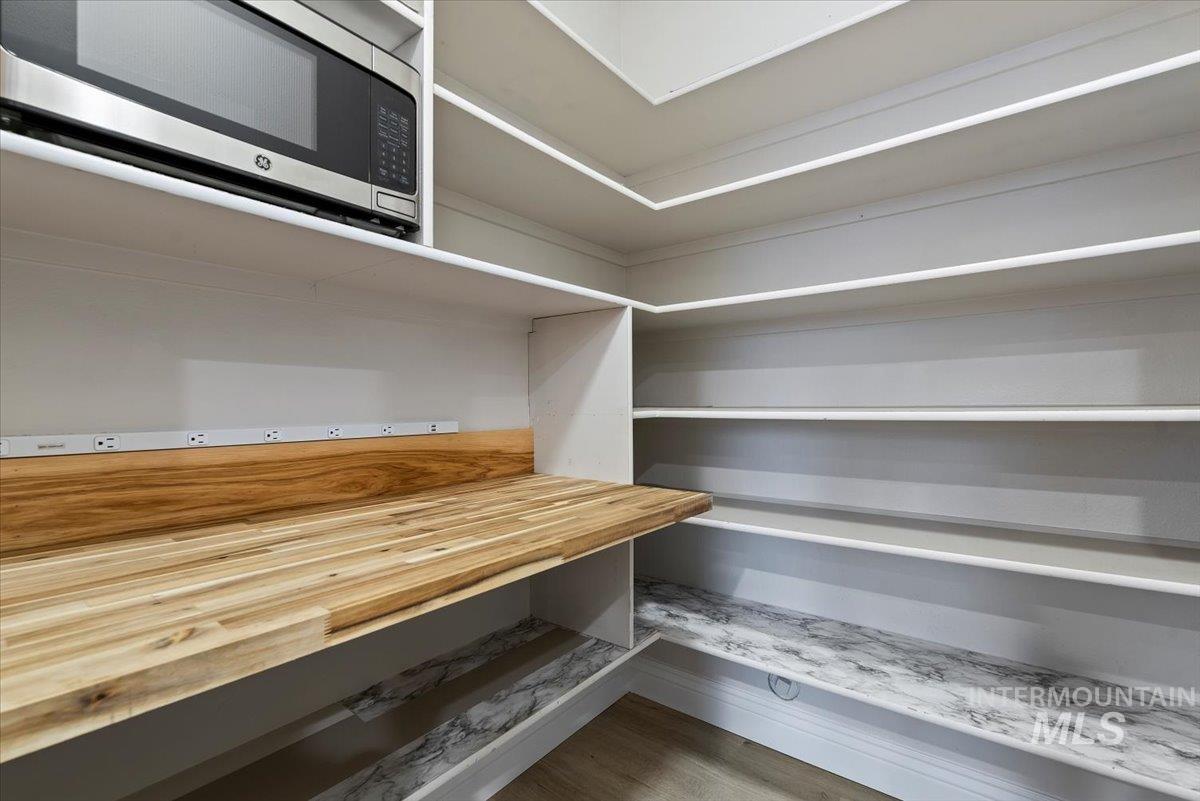 9356 W Osprey Meadows Dr, Boise, Idaho 83714, 4 Bedrooms, 2.5 Bathrooms, Residential For Sale, Price $875,000,MLS 98975859