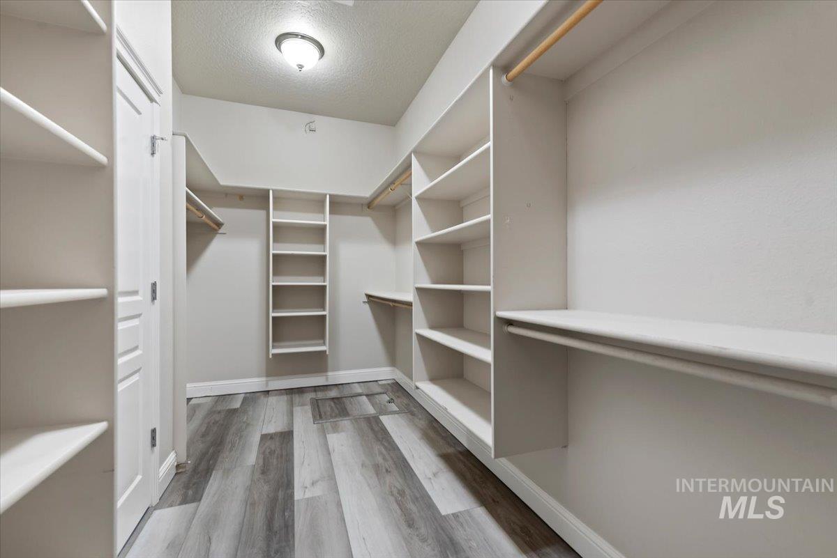 9356 W Osprey Meadows Dr, Boise, Idaho 83714, 4 Bedrooms, 2.5 Bathrooms, Residential For Sale, Price $875,000,MLS 98975859