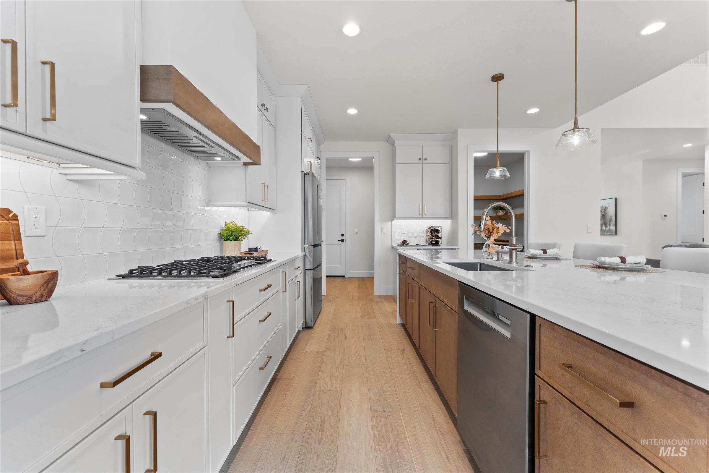 17115 N Hess PL, Nampa, Idaho 83687, 3 Bedrooms, 2.5 Bathrooms, Residential For Sale, Price $1,049,761, 98975860