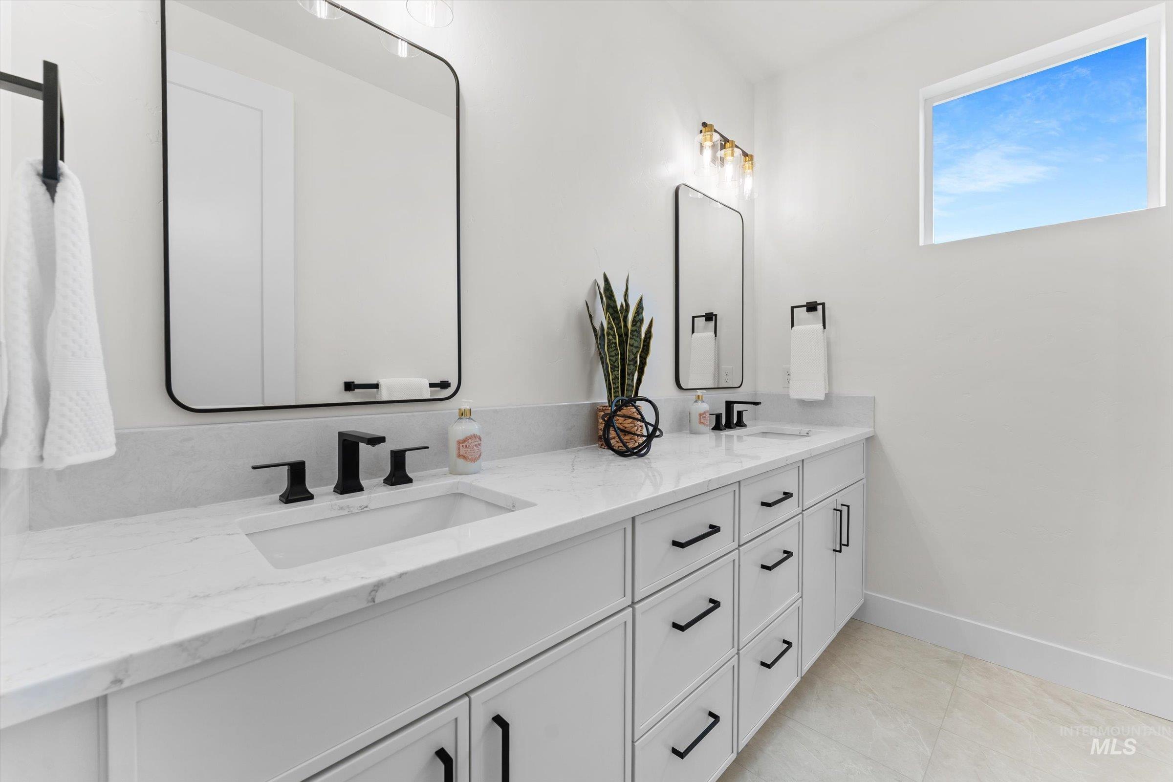 17115 N Hess PL, Nampa, Idaho 83687, 3 Bedrooms, 2.5 Bathrooms, Residential For Sale, Price $1,049,761, 98975860