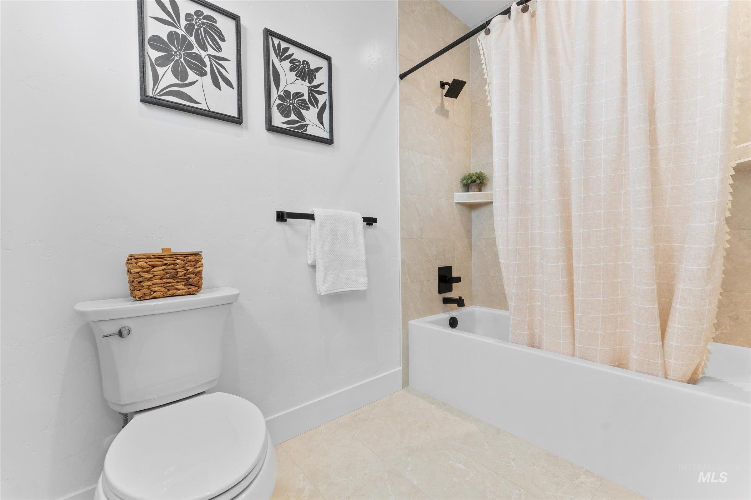 17115 N Hess PL, Nampa, Idaho 83687, 3 Bedrooms, 2.5 Bathrooms, Residential For Sale, Price $1,049,761, 98975860