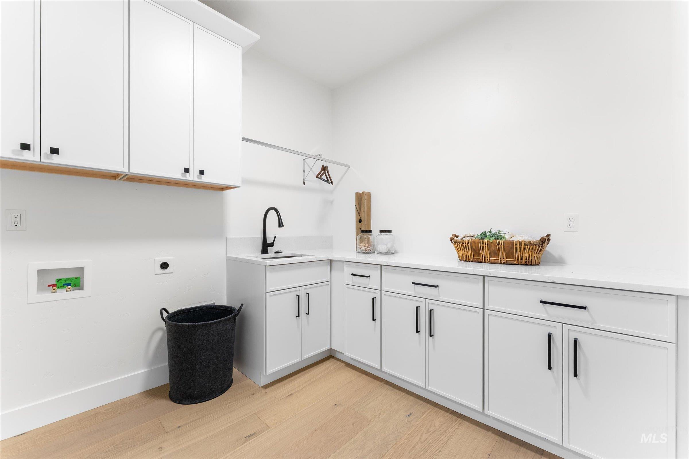 17115 N Hess PL, Nampa, Idaho 83687, 3 Bedrooms, 2.5 Bathrooms, Residential For Sale, Price $1,049,761, 98975860