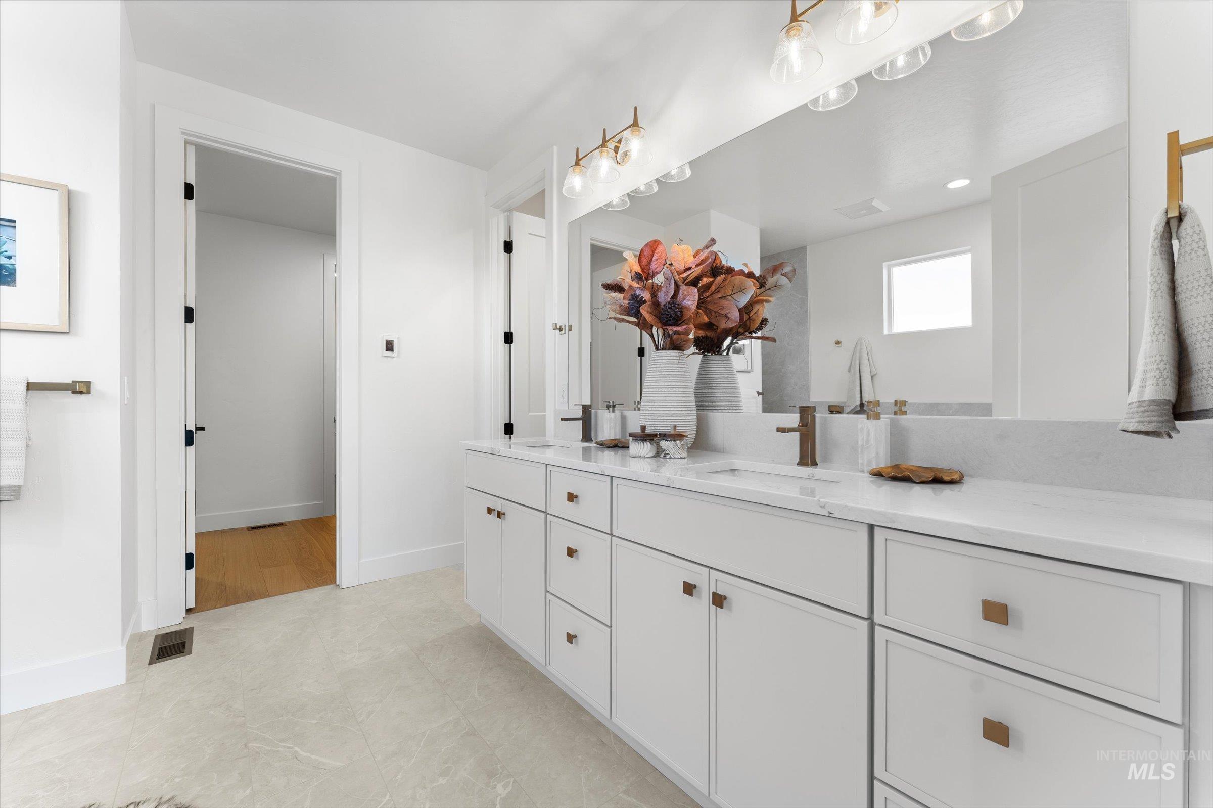 17115 N Hess PL, Nampa, Idaho 83687, 3 Bedrooms, 2.5 Bathrooms, Residential For Sale, Price $1,049,761, 98975860