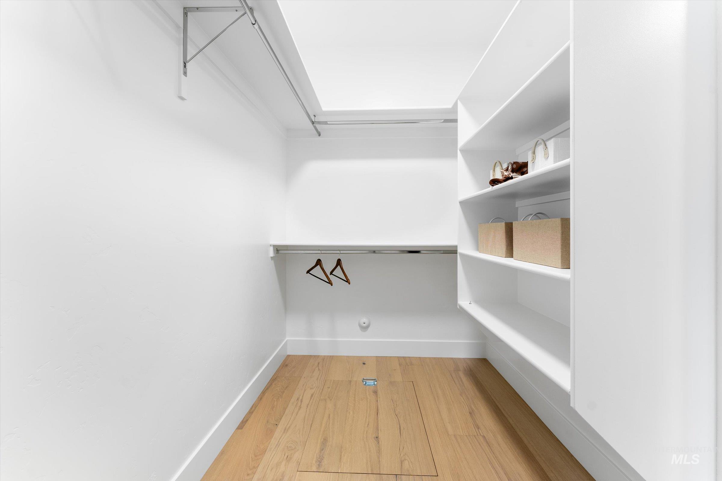 17115 N Hess PL, Nampa, Idaho 83687, 3 Bedrooms, 2.5 Bathrooms, Residential For Sale, Price $1,049,761, 98975860