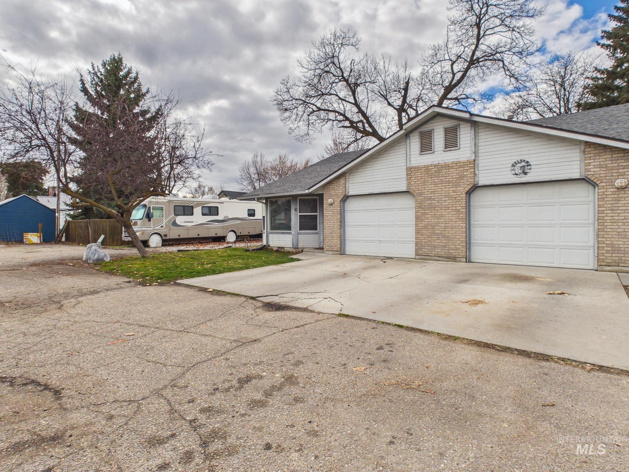 804 E E Main, Emmett, Idaho 83617, 2 Bedrooms, 1.5 Bathrooms, Residential For Sale, Price $299,000, 98975862