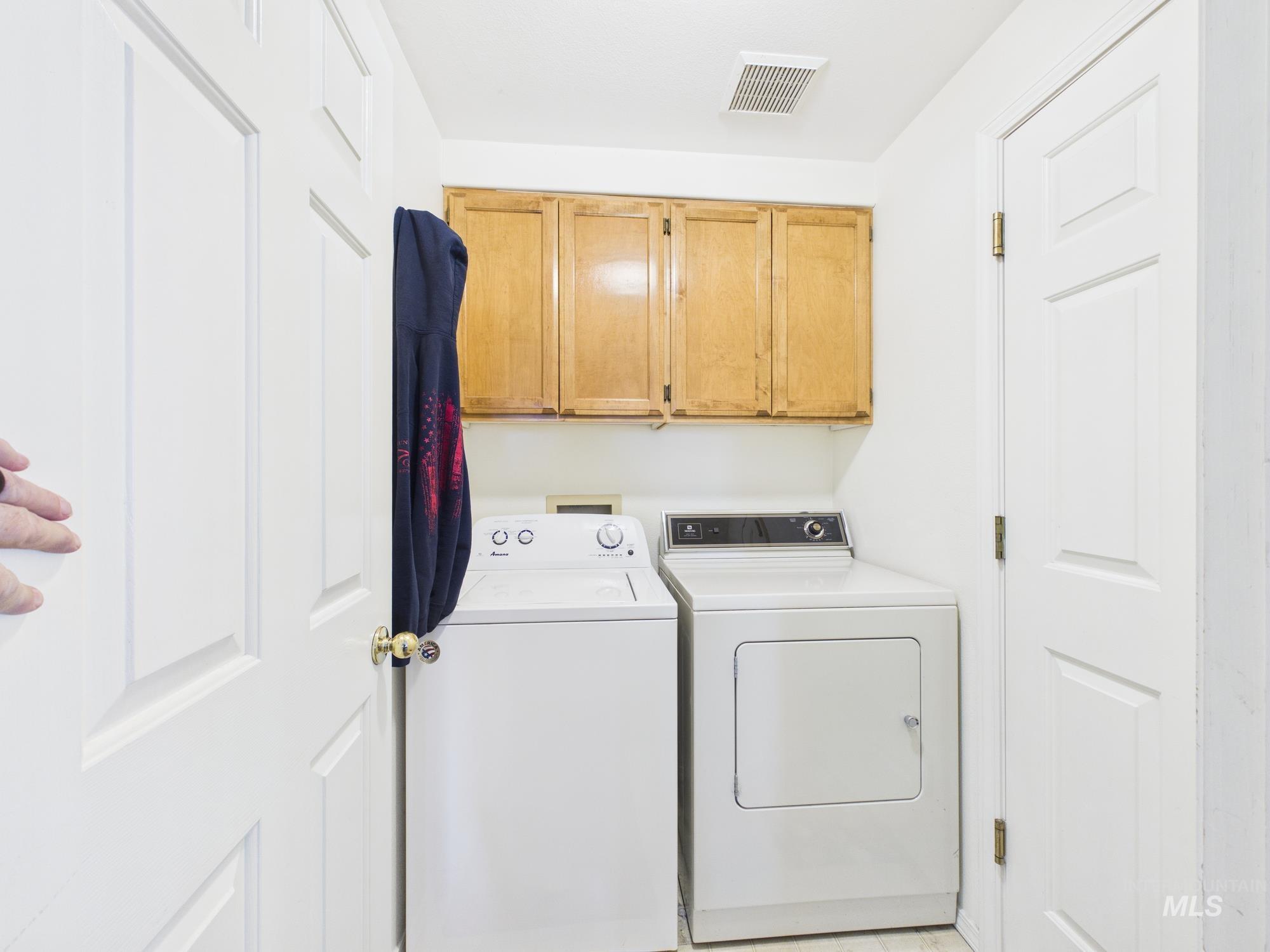 804 E E Main, Emmett, Idaho 83617, 2 Bedrooms, 1.5 Bathrooms, Residential For Sale, Price $299,000, 98975862