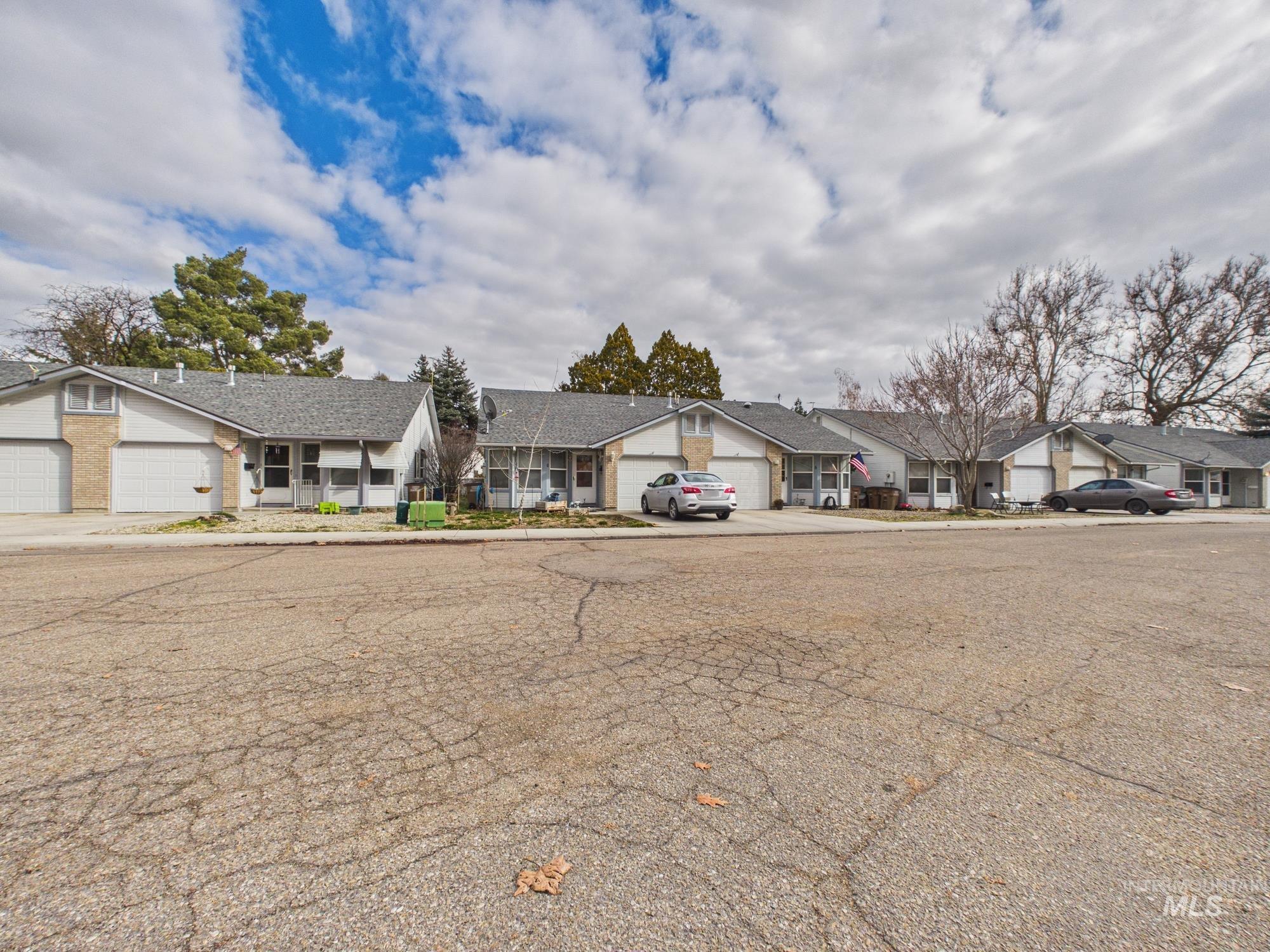 804 E E Main, Emmett, Idaho 83617, 2 Bedrooms, 1.5 Bathrooms, Residential For Sale, Price $299,000, 98975862