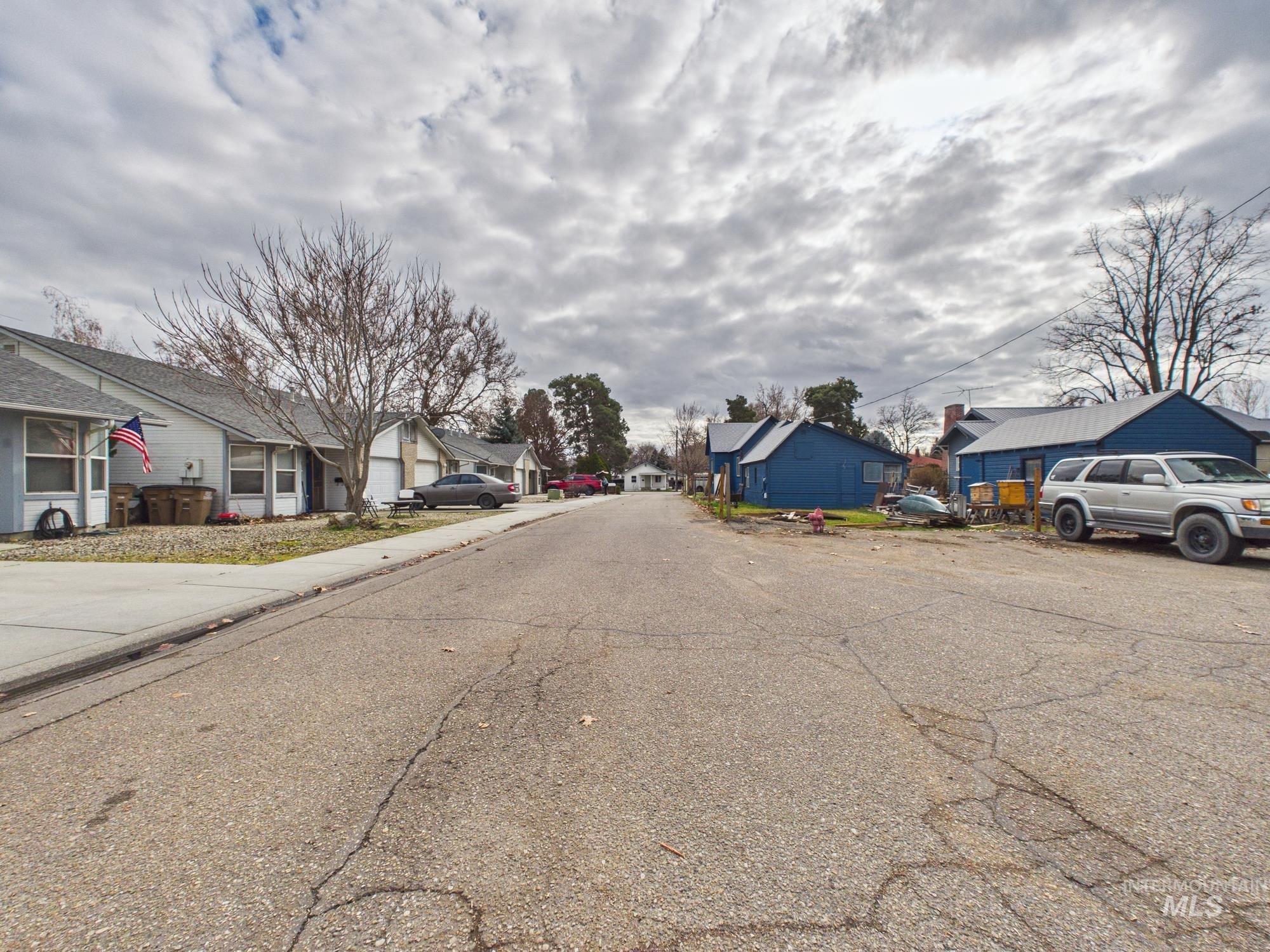 804 E E Main, Emmett, Idaho 83617, 2 Bedrooms, 1.5 Bathrooms, Residential For Sale, Price $299,000, 98975862