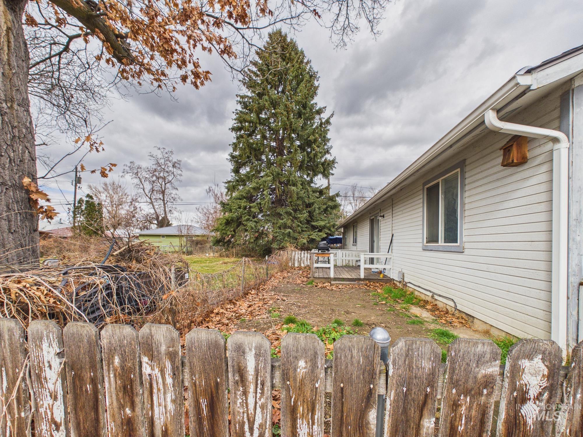 804 E E Main, Emmett, Idaho 83617, 2 Bedrooms, 1.5 Bathrooms, Residential For Sale, Price $299,000, 98975862