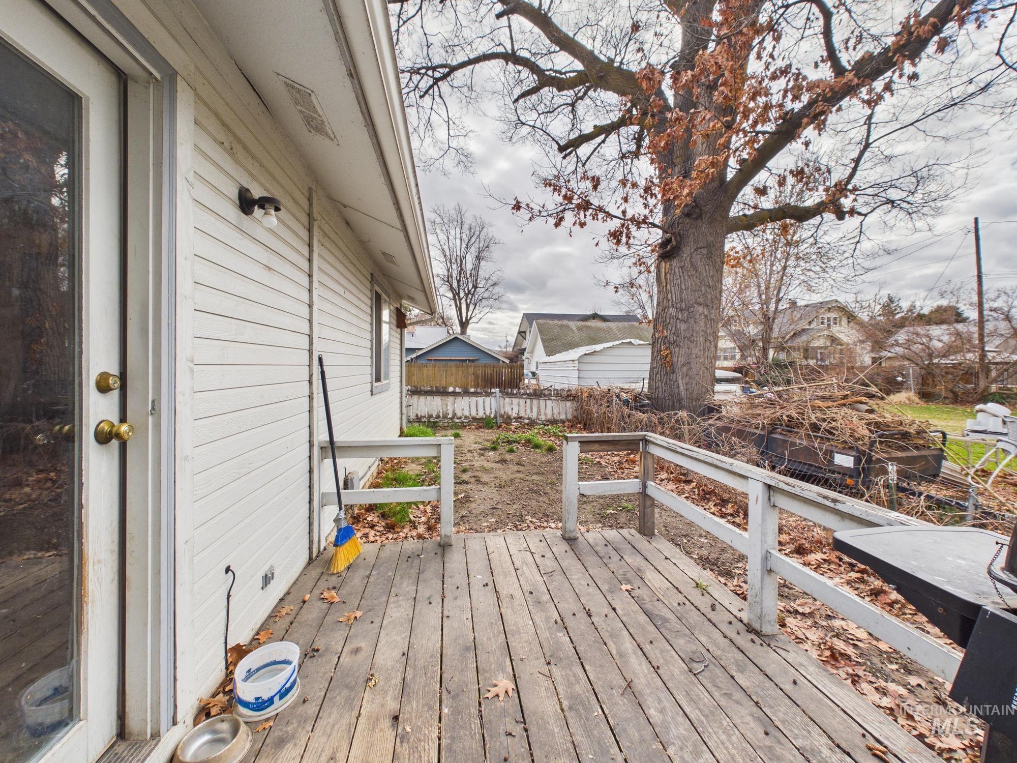 804 E E Main, Emmett, Idaho 83617, 2 Bedrooms, 1.5 Bathrooms, Residential For Sale, Price $299,000, 98975862