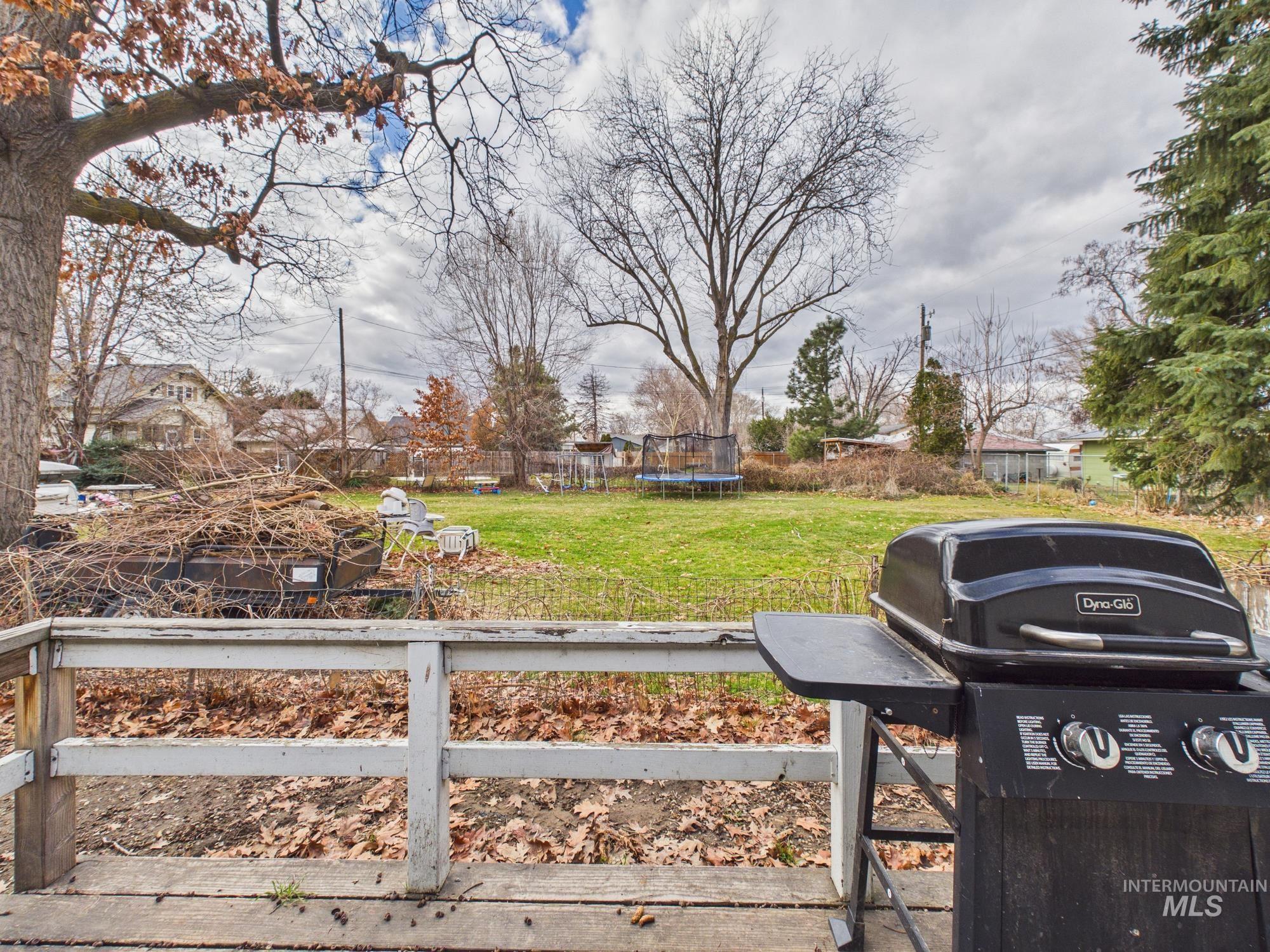 804 E E Main, Emmett, Idaho 83617, 2 Bedrooms, 1.5 Bathrooms, Residential For Sale, Price $299,000, 98975862