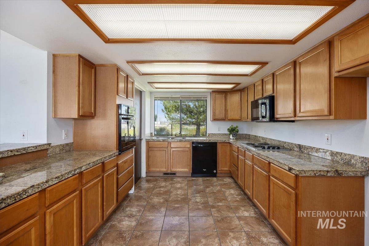 3981 N 3575 E, Kimberly, Idaho 83341, 6 Bedrooms, 4 Bathrooms, Residential For Sale, Price $825,000, 98975866
