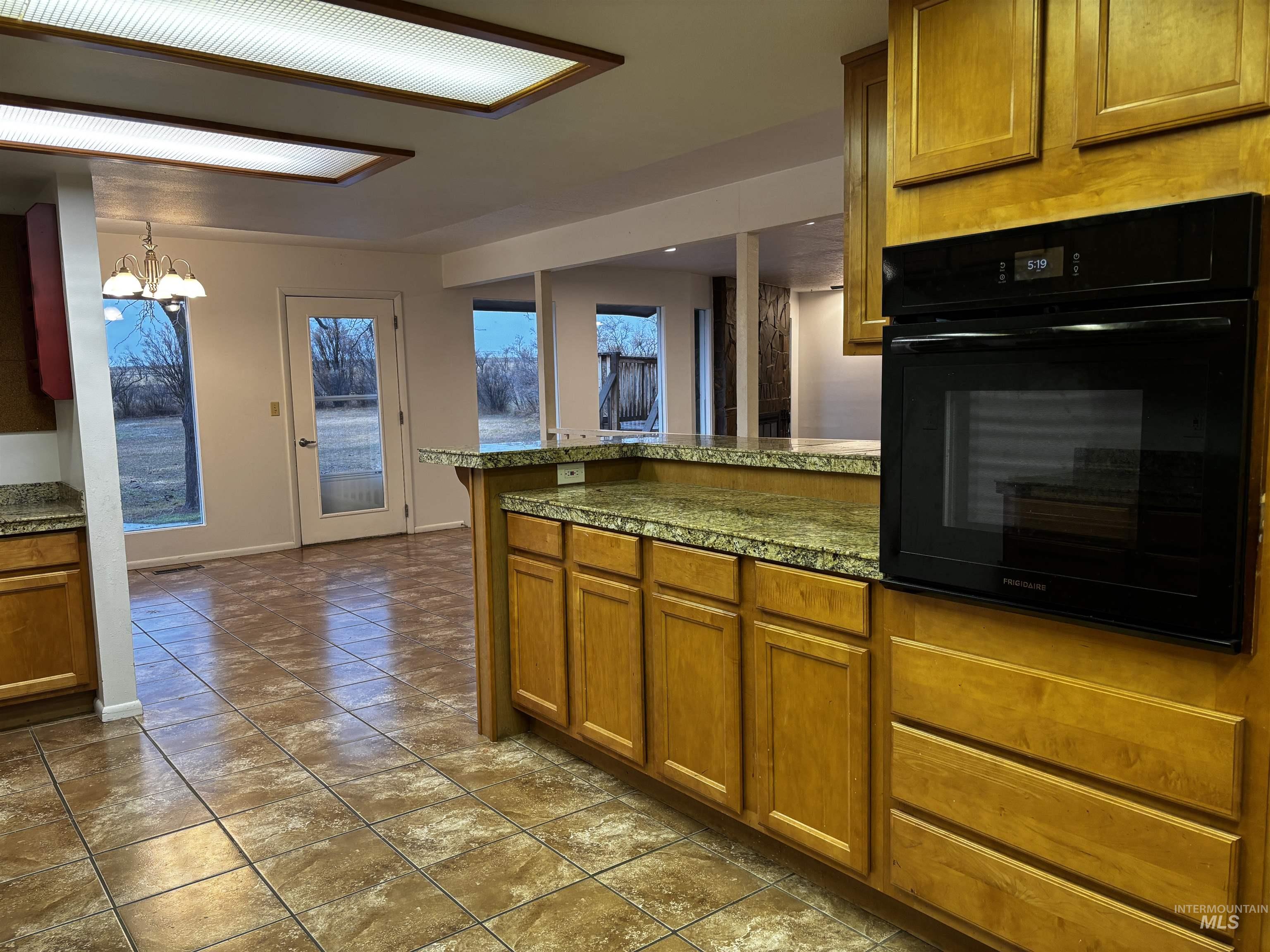 3981 N 3575 E, Kimberly, Idaho 83341, 6 Bedrooms, 4 Bathrooms, Residential For Sale, Price $1,100,000, 98975866