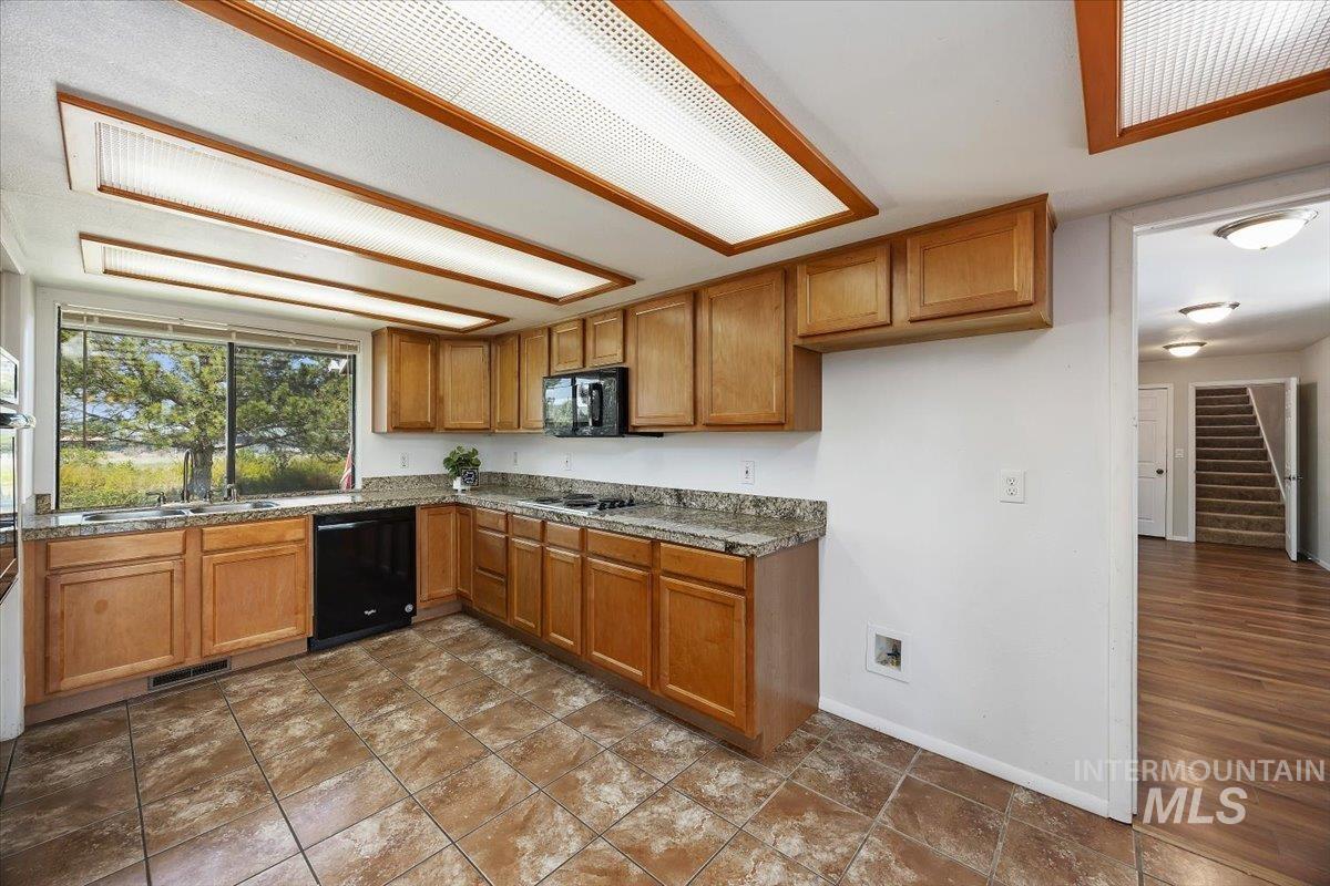 3981 N 3575 E, Kimberly, Idaho 83341, 6 Bedrooms, 4 Bathrooms, Residential For Sale, Price $825,000, 98975866