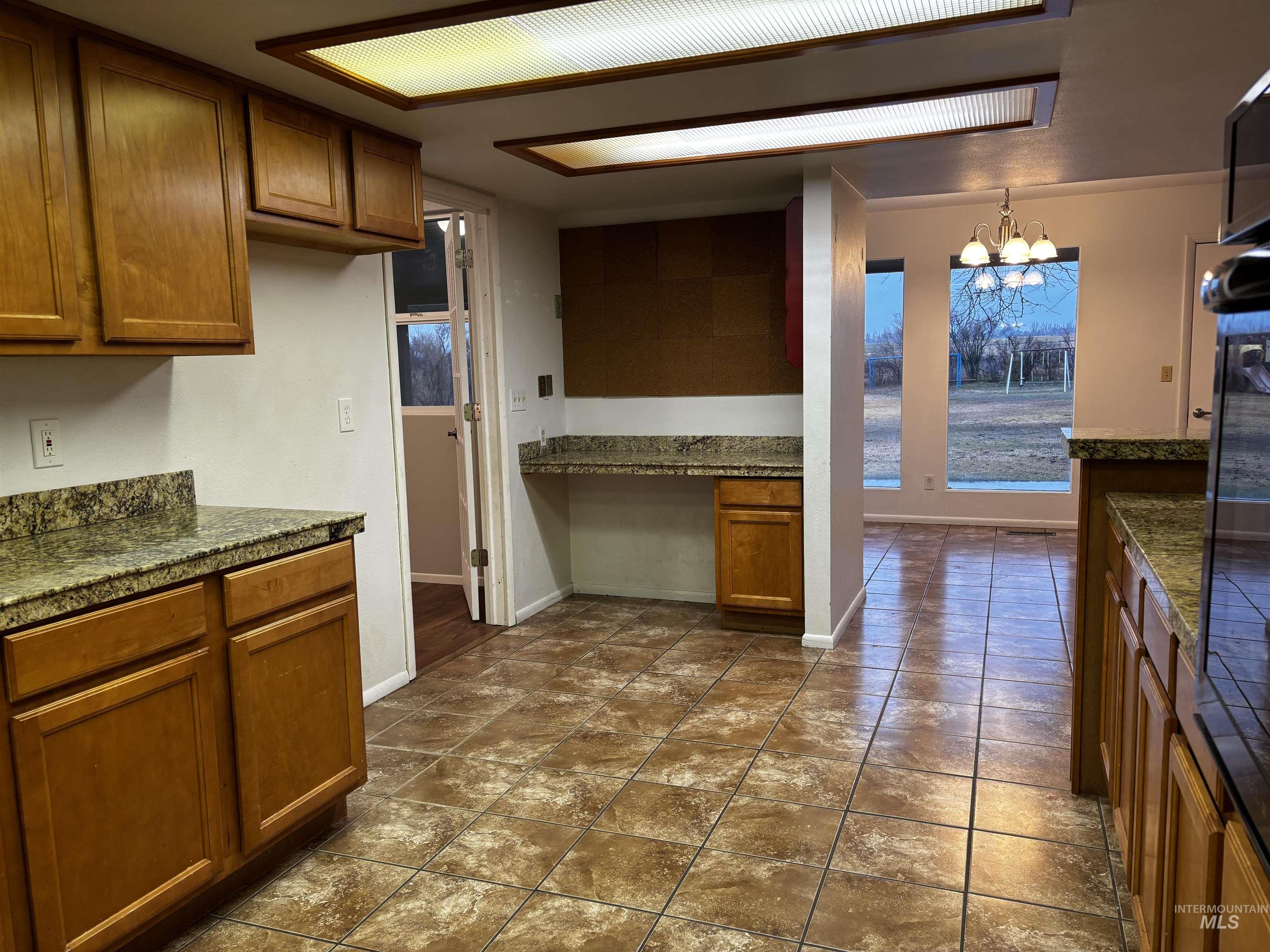 3981 N 3575 E, Kimberly, Idaho 83341, 6 Bedrooms, 4 Bathrooms, Residential For Sale, Price $1,100,000, 98975866