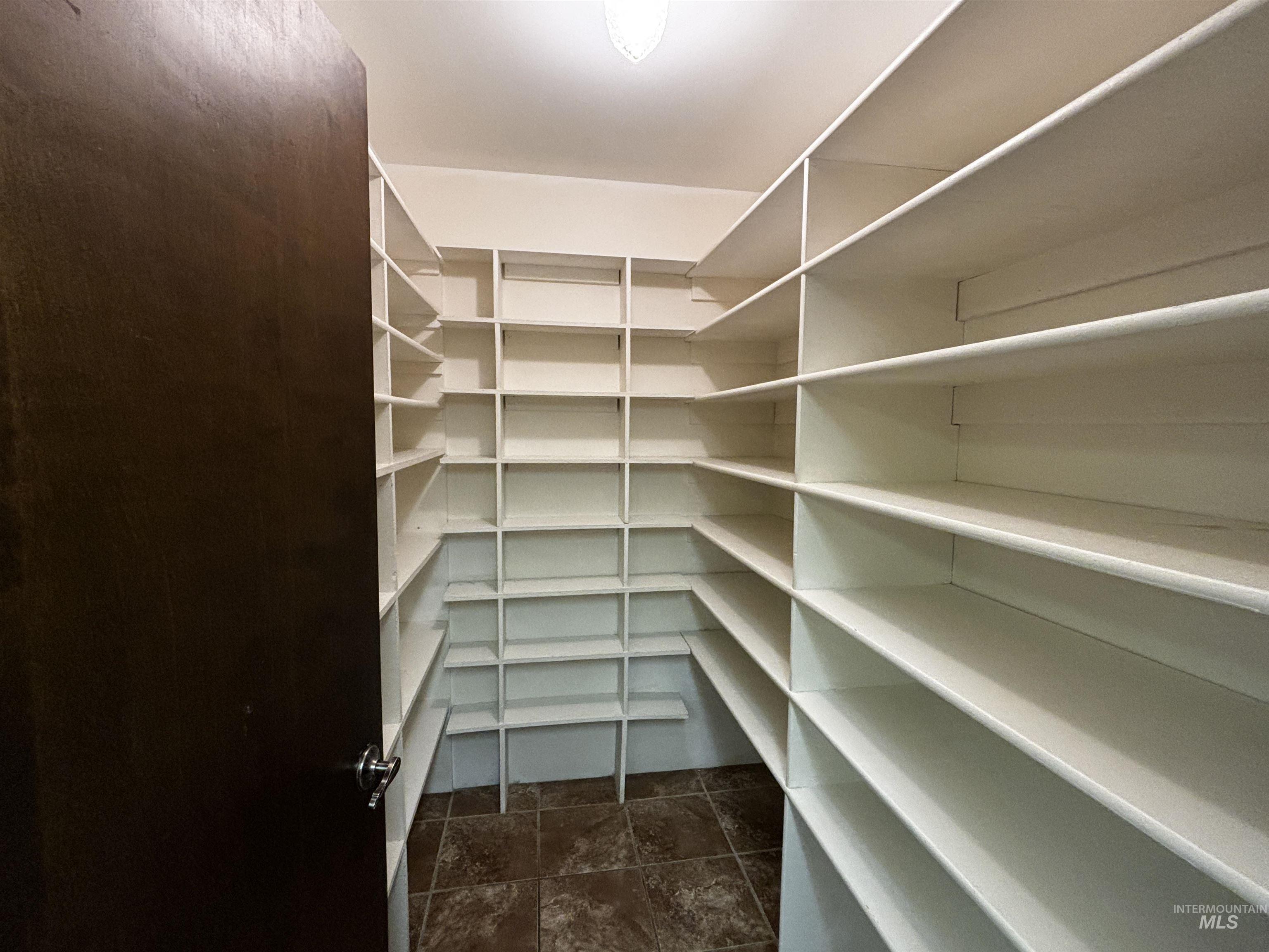 3981 N 3575 E, Kimberly, Idaho 83341, 6 Bedrooms, 4 Bathrooms, Residential For Sale, Price $1,100,000, 98975866