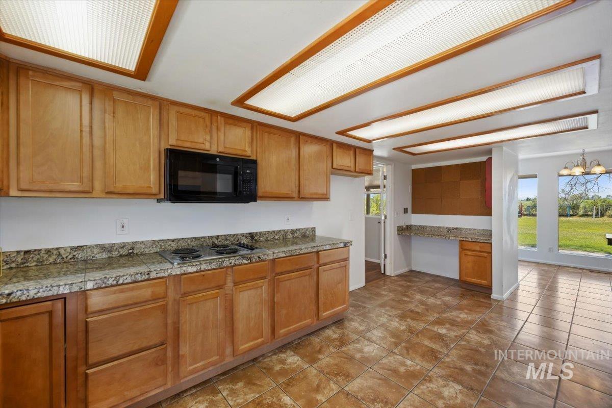 3981 N 3575 E, Kimberly, Idaho 83341, 6 Bedrooms, 4 Bathrooms, Residential For Sale, Price $825,000, 98975866