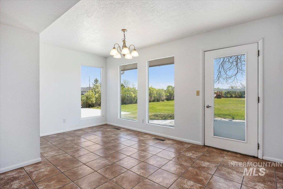 3981 N 3575 E, Kimberly, Idaho 83341, 6 Bedrooms, 4 Bathrooms, Residential For Sale, Price $825,000, 98975866