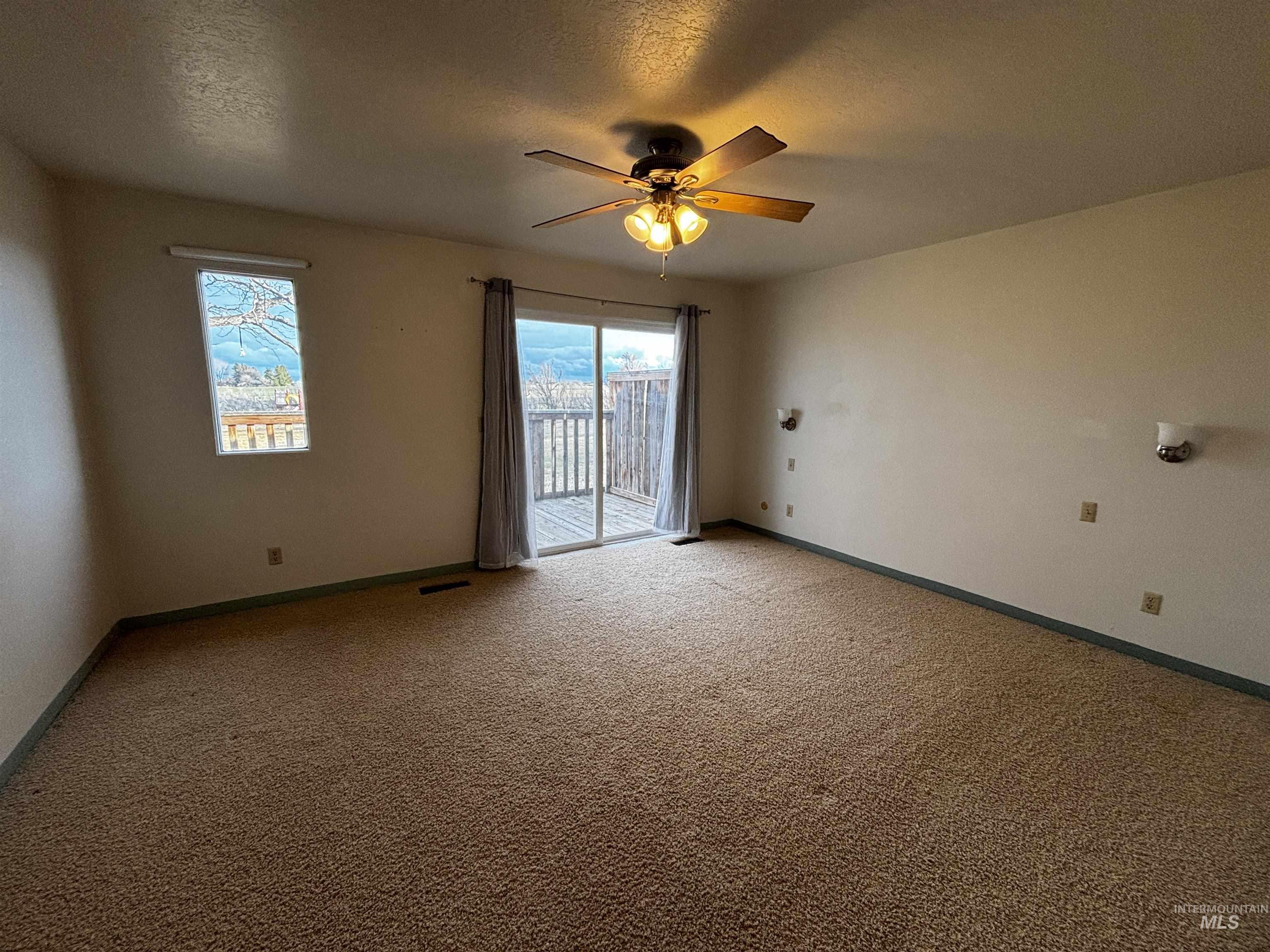 3981 N 3575 E, Kimberly, Idaho 83341, 6 Bedrooms, 4 Bathrooms, Residential For Sale, Price $990,000,MLS 98975866