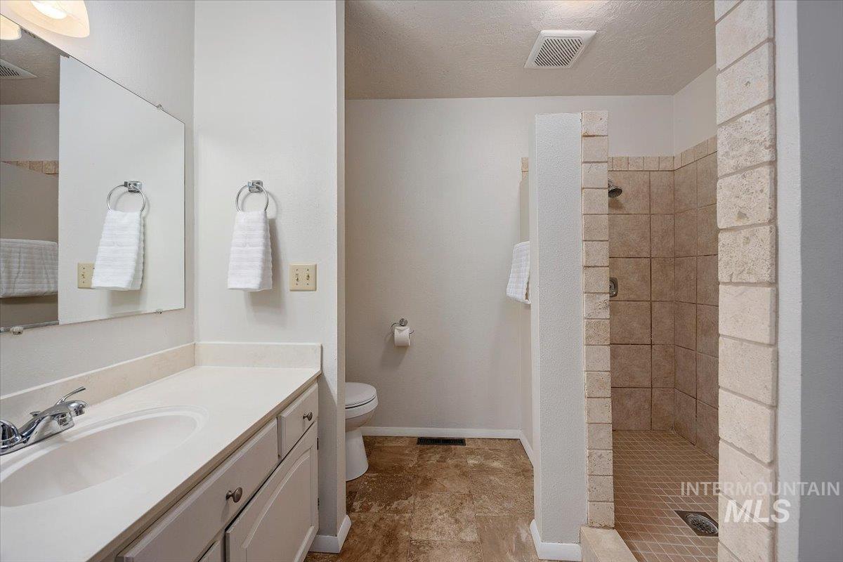 3981 N 3575 E, Kimberly, Idaho 83341, 6 Bedrooms, 4 Bathrooms, Residential For Sale, Price $825,000, 98975866