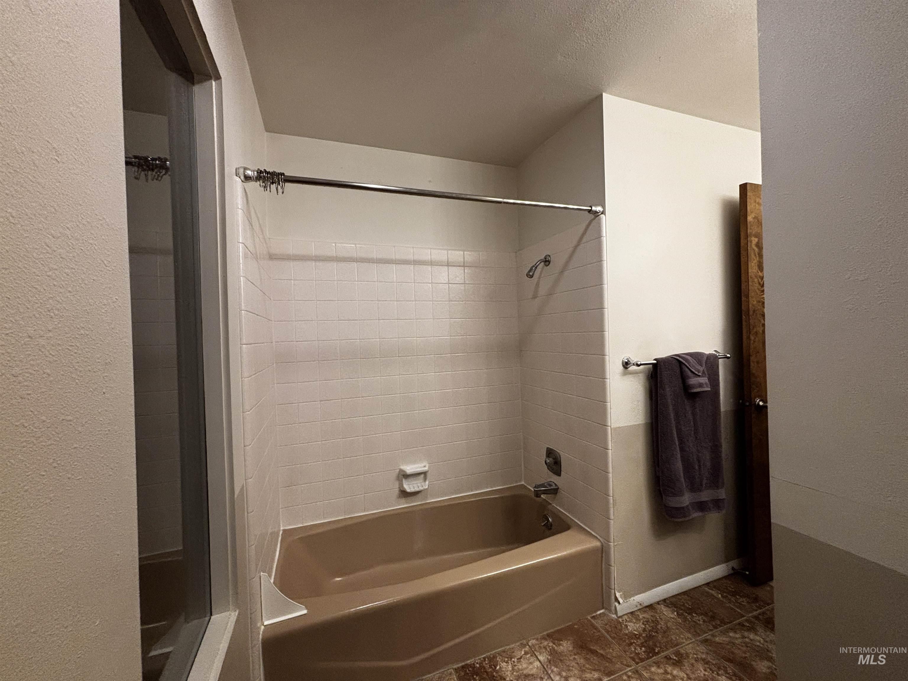 3981 N 3575 E, Kimberly, Idaho 83341, 6 Bedrooms, 4 Bathrooms, Residential For Sale, Price $1,100,000, 98975866