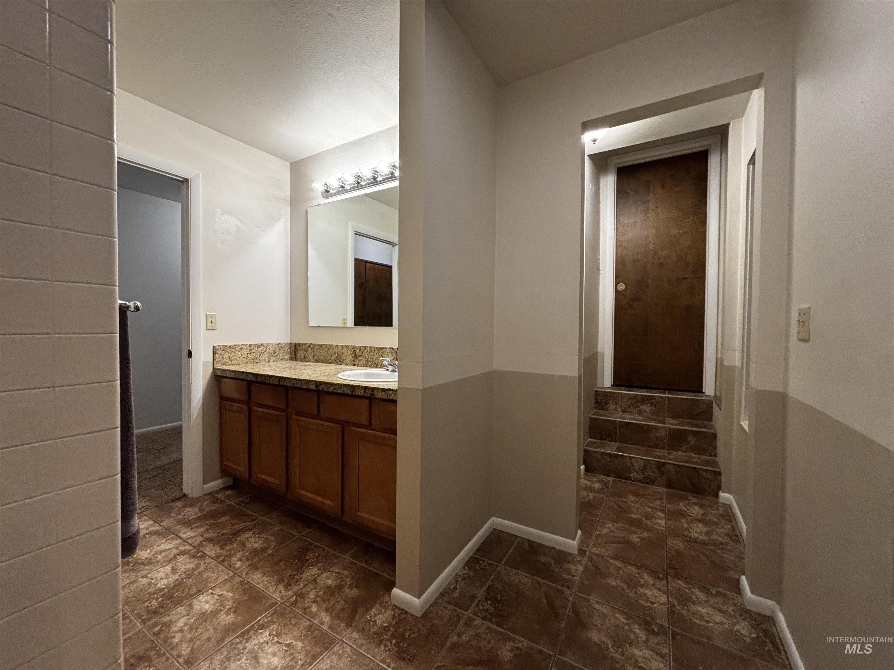 3981 N 3575 E, Kimberly, Idaho 83341, 6 Bedrooms, 4 Bathrooms, Residential For Sale, Price $1,100,000, 98975866