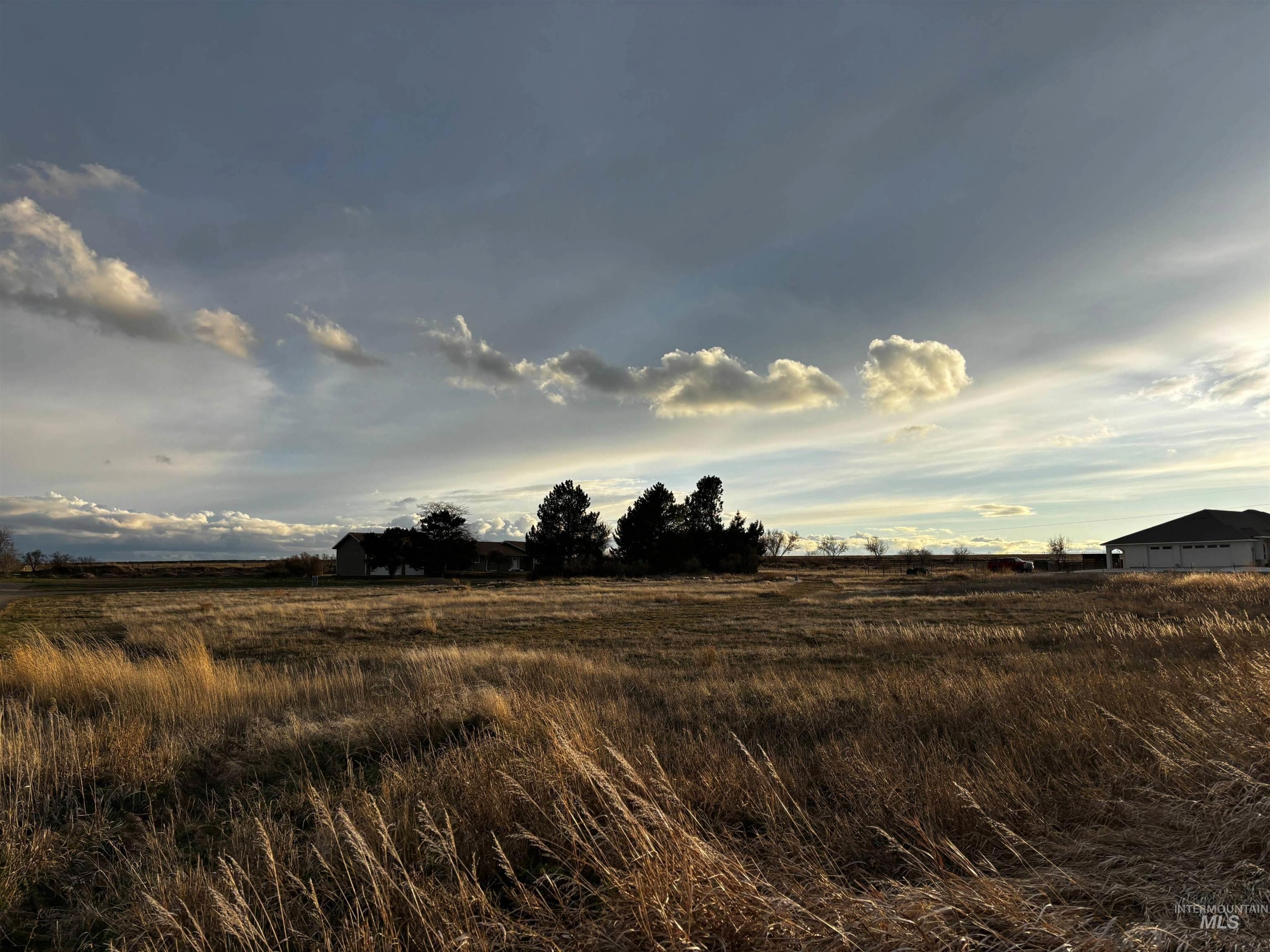 3981 N 3575 E, Kimberly, Idaho 83341, 6 Bedrooms, 4 Bathrooms, Residential For Sale, Price $990,000,MLS 98975866