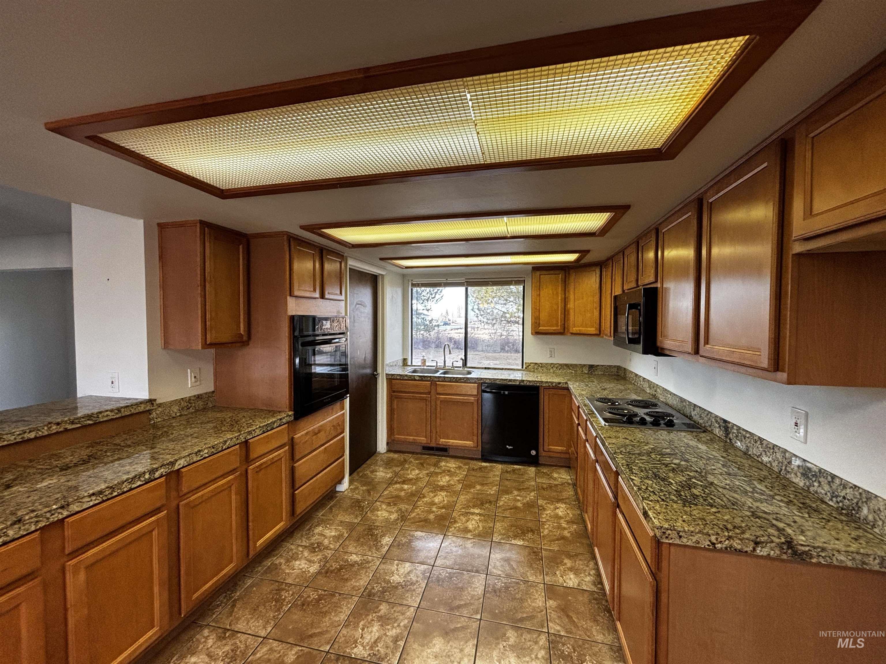 3981 N 3575 E, Kimberly, Idaho 83341, 6 Bedrooms, 4 Bathrooms, Residential For Sale, Price $990,000,MLS 98975866